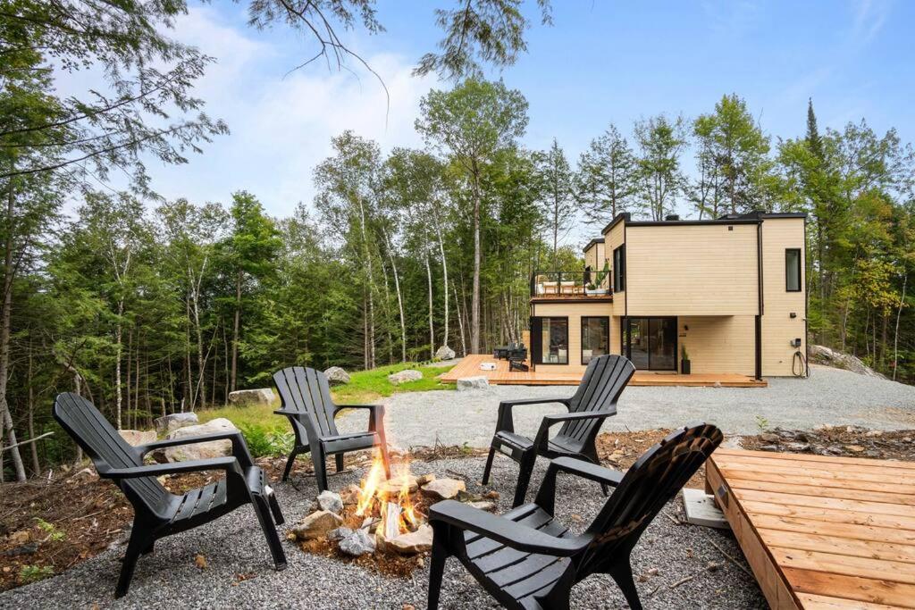 Ultra Luxurious Modern Chalet Private Jacuzzi
