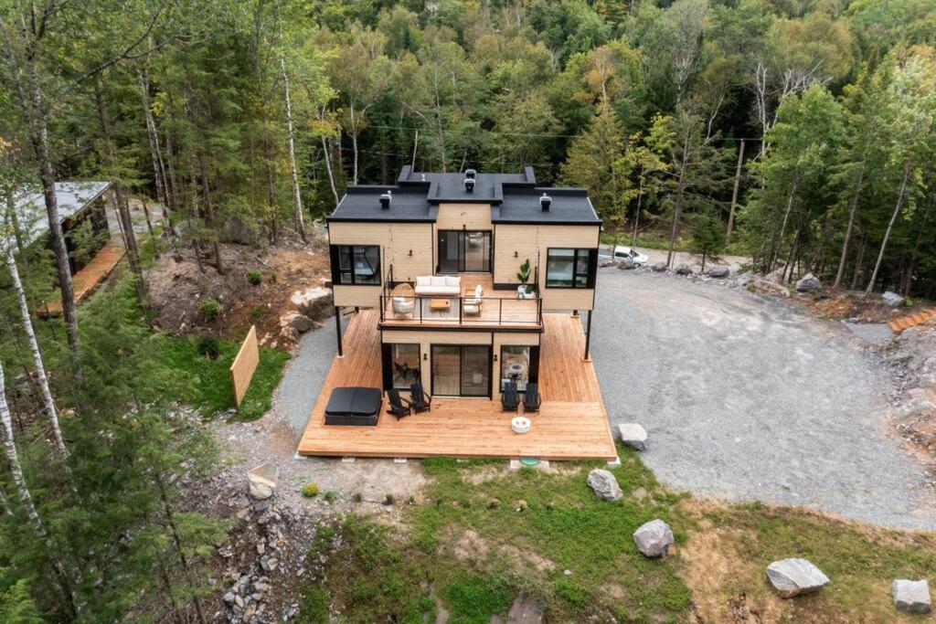 Ultra Luxurious Modern Chalet Private Jacuzzi