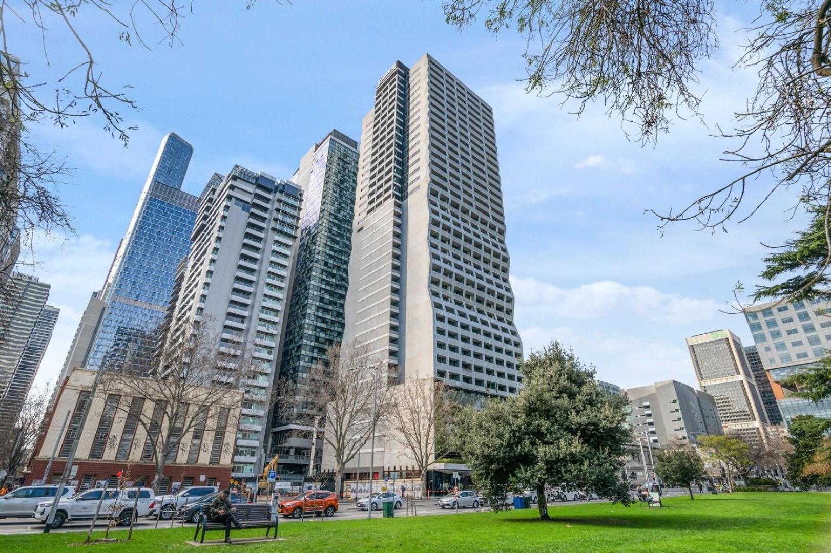 Oaks Melbourne on William Suites