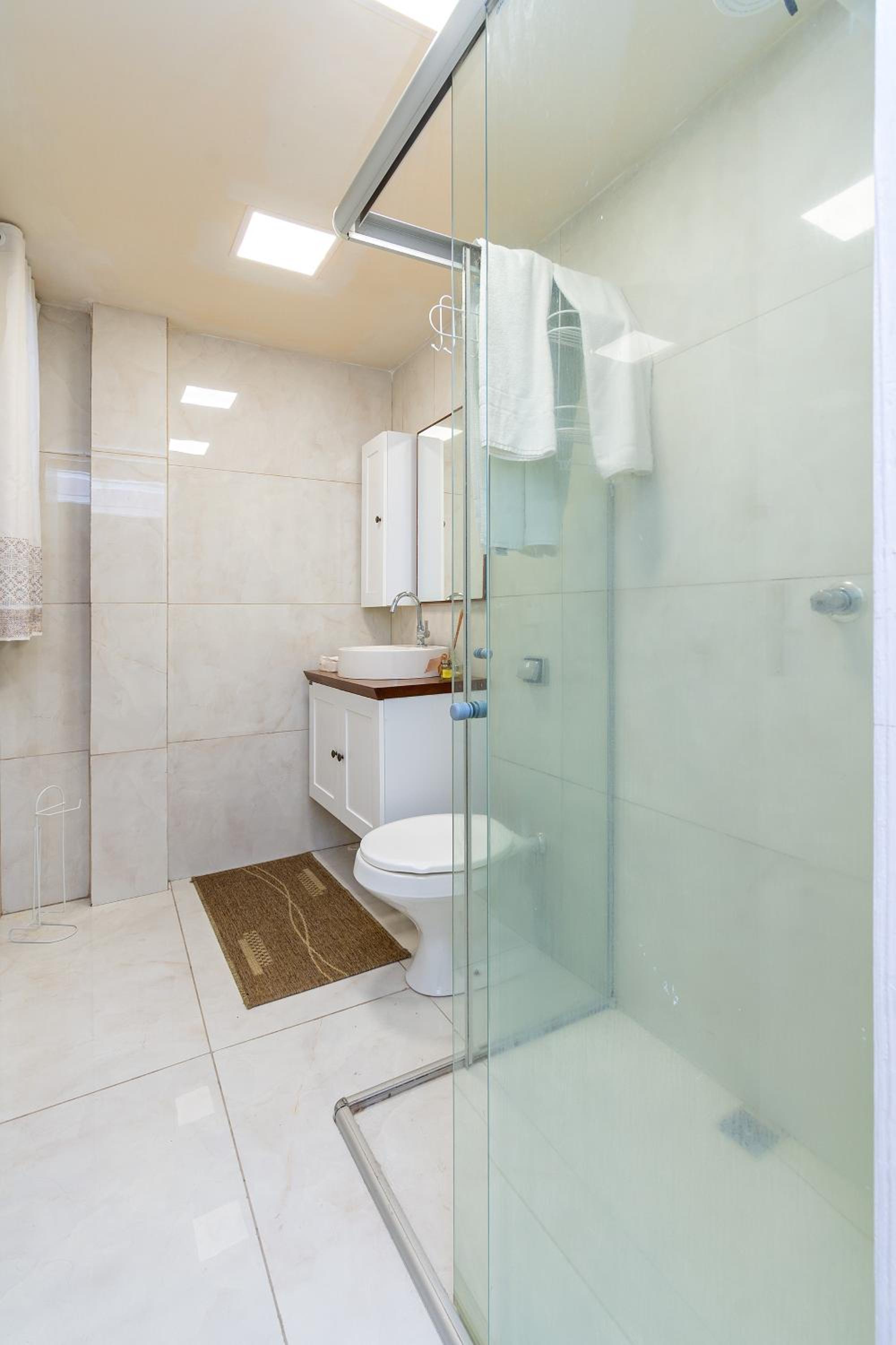 3 Quartos Completíssimo Dentro da Rua Coberta