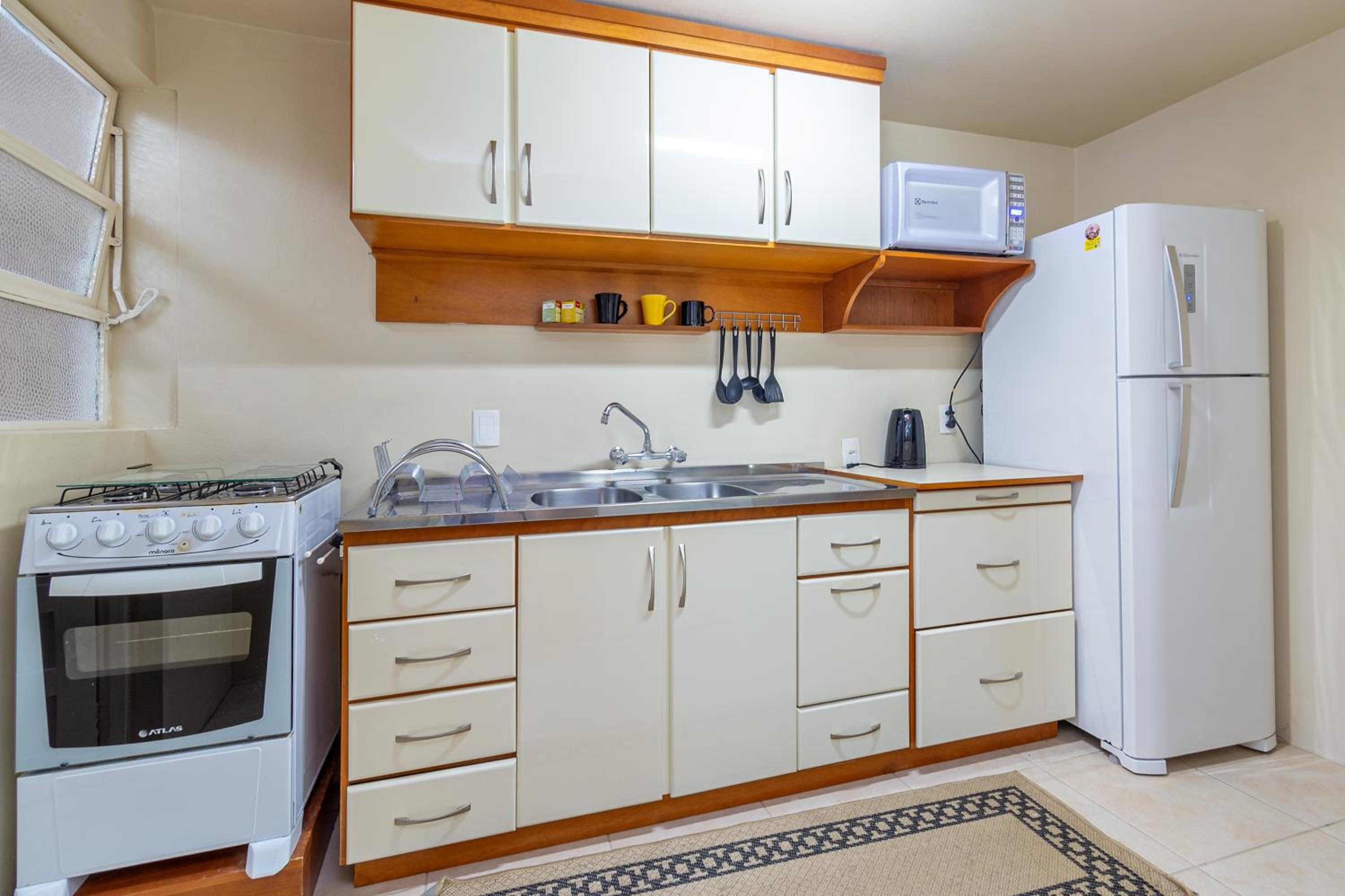 3 Quartos Completíssimo Dentro da Rua Coberta