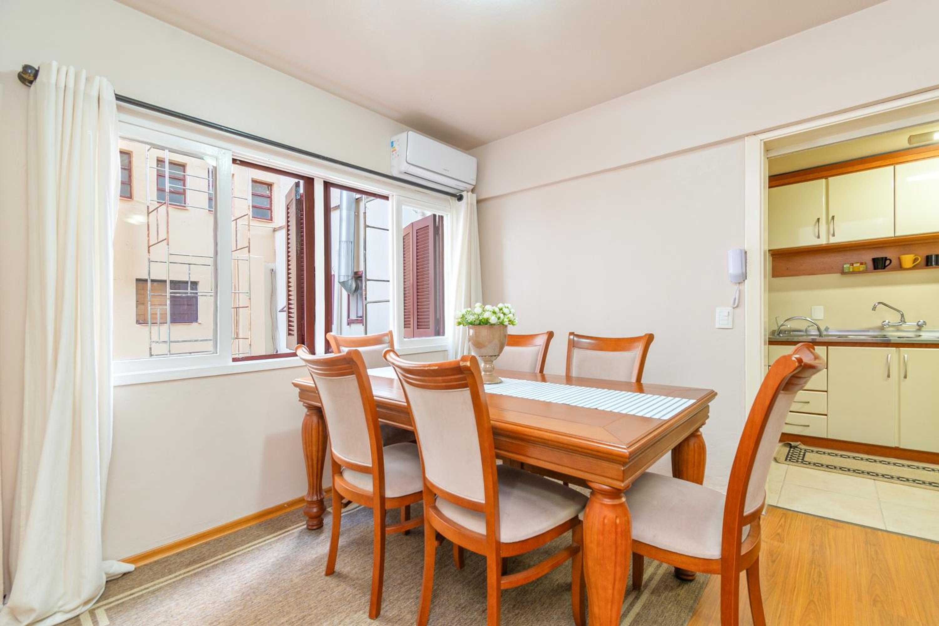 3 Quartos Completíssimo Dentro da Rua Coberta