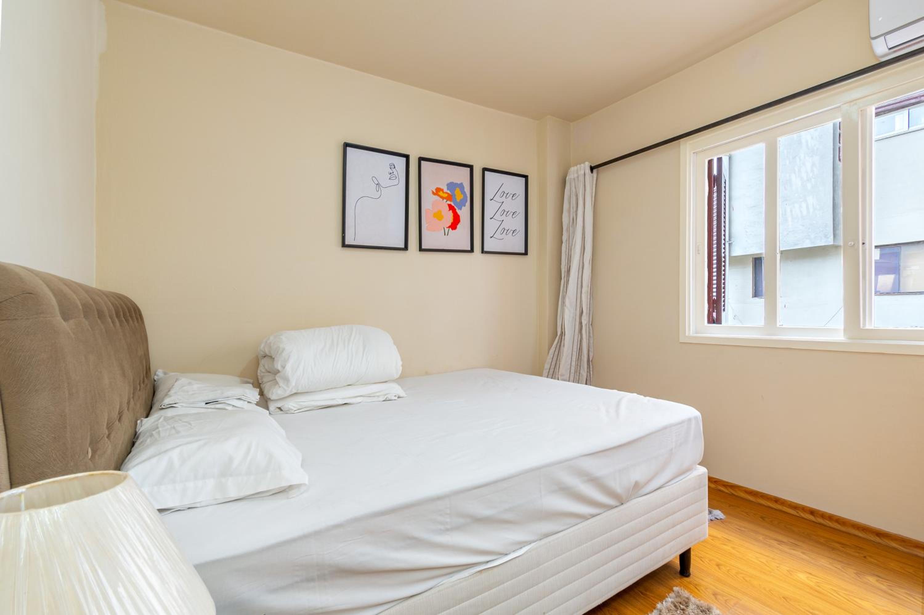 3 Quartos Completíssimo Dentro da Rua Coberta