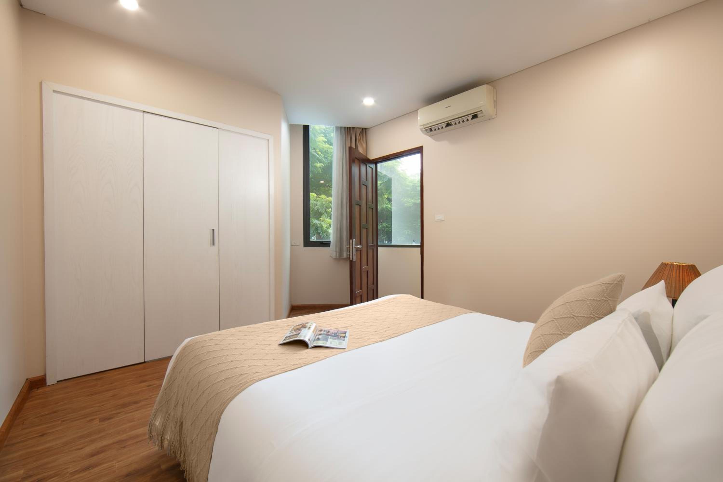 HB Serviced Apartment - 12 Trần Quý Kiên