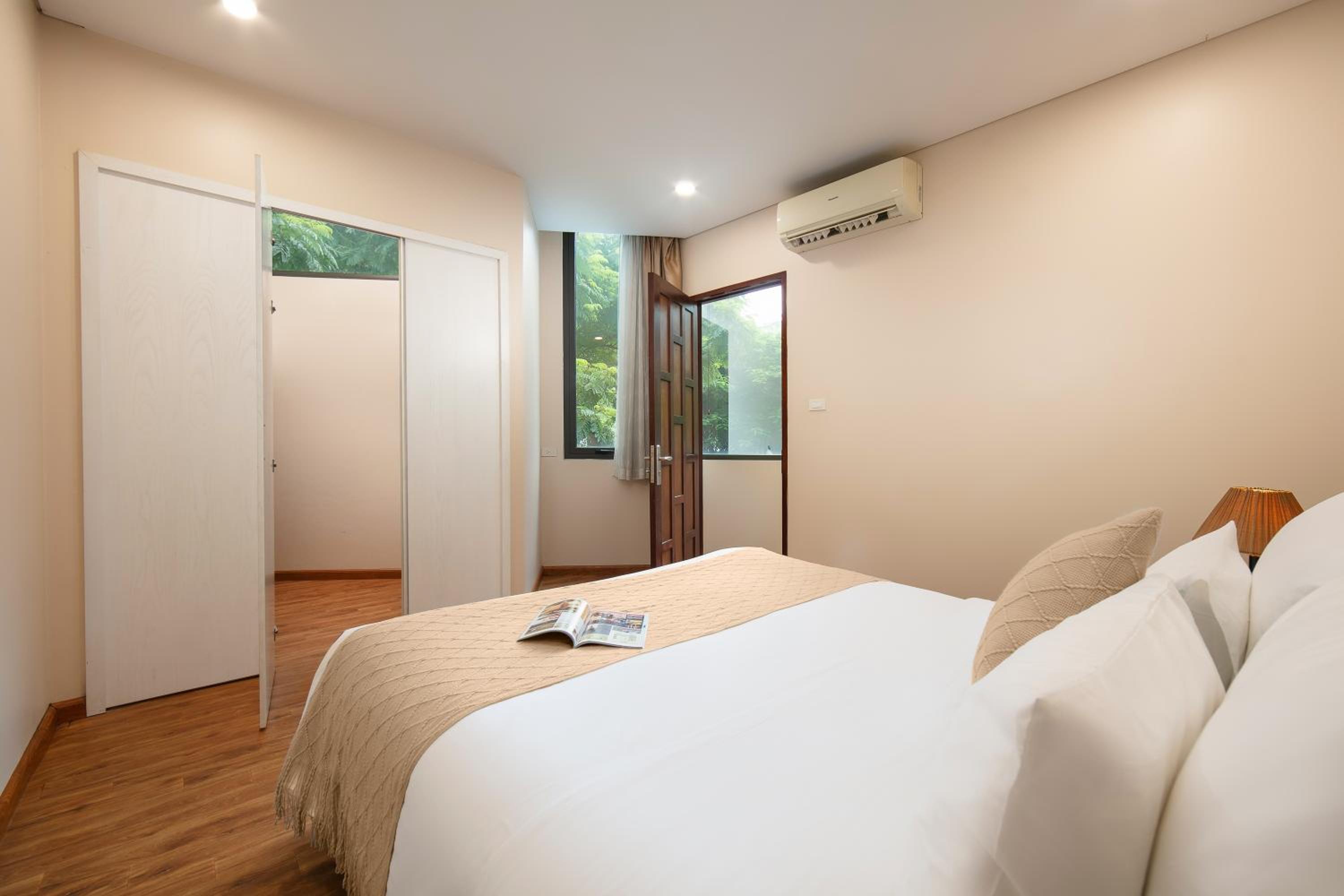 HB Serviced Apartment - 12 Trần Quý Kiên
