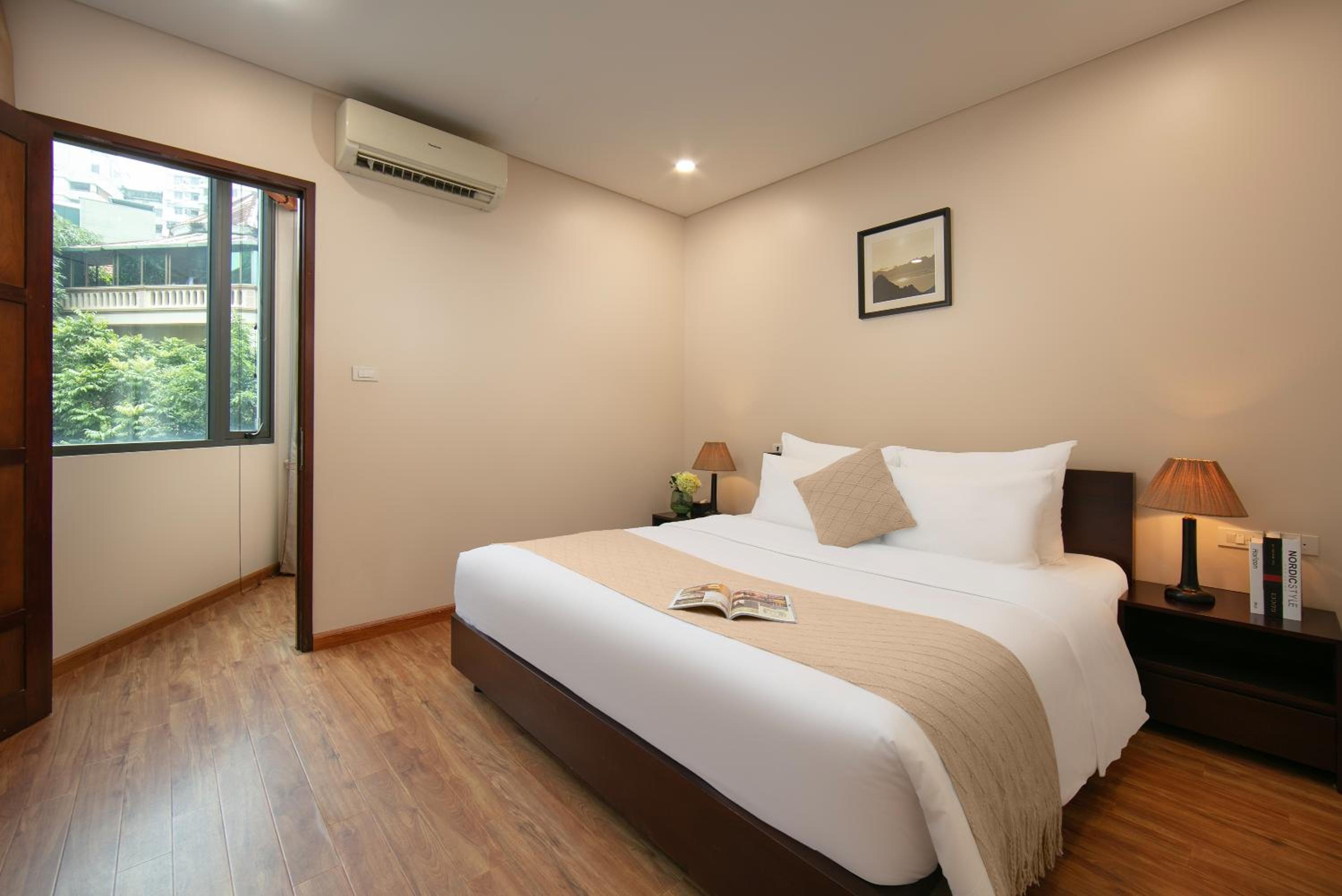HB Serviced Apartment - 12 Trần Quý Kiên