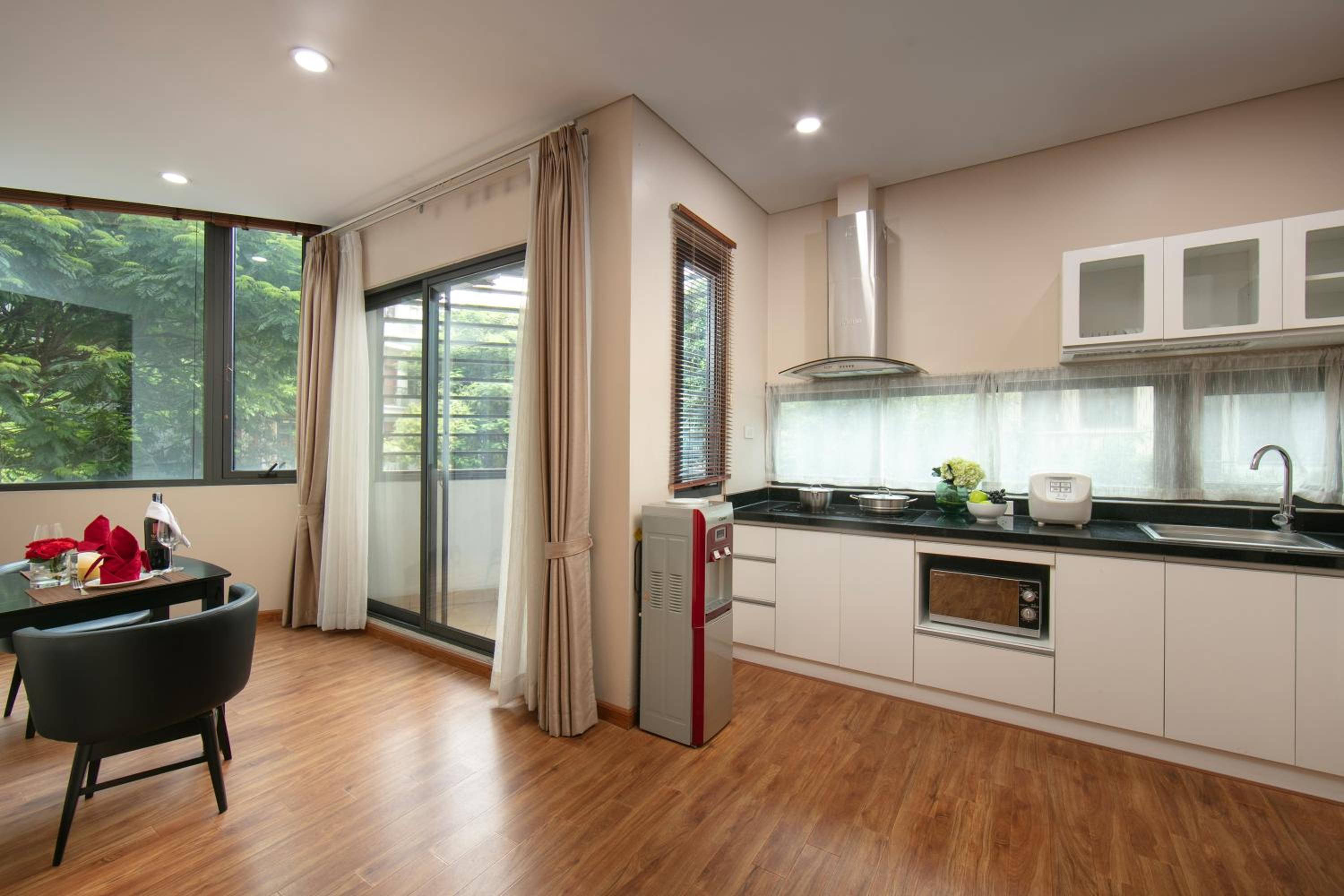 HB Serviced Apartment - 12 Trần Quý Kiên