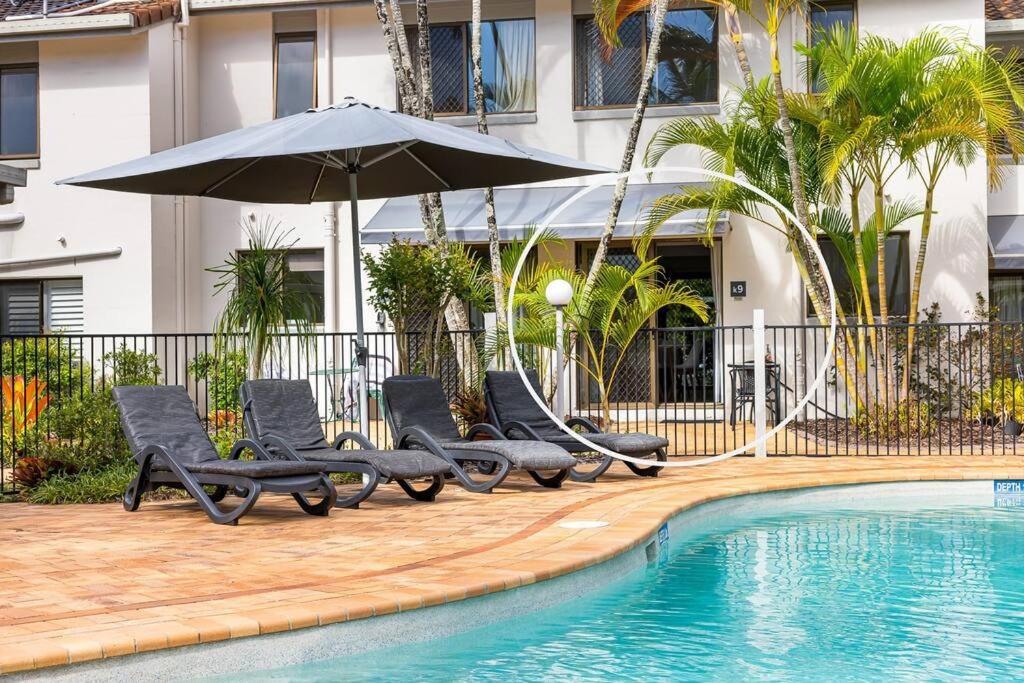 Stylish Poolside Villa, Noosa
