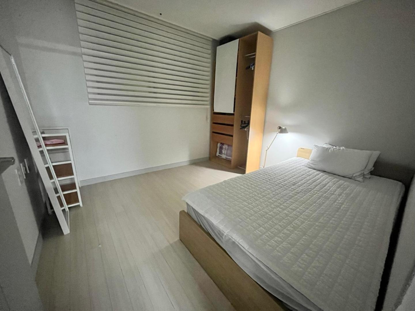 Private Room for Solo Female Travelers near Hongdae, Seoul view 5