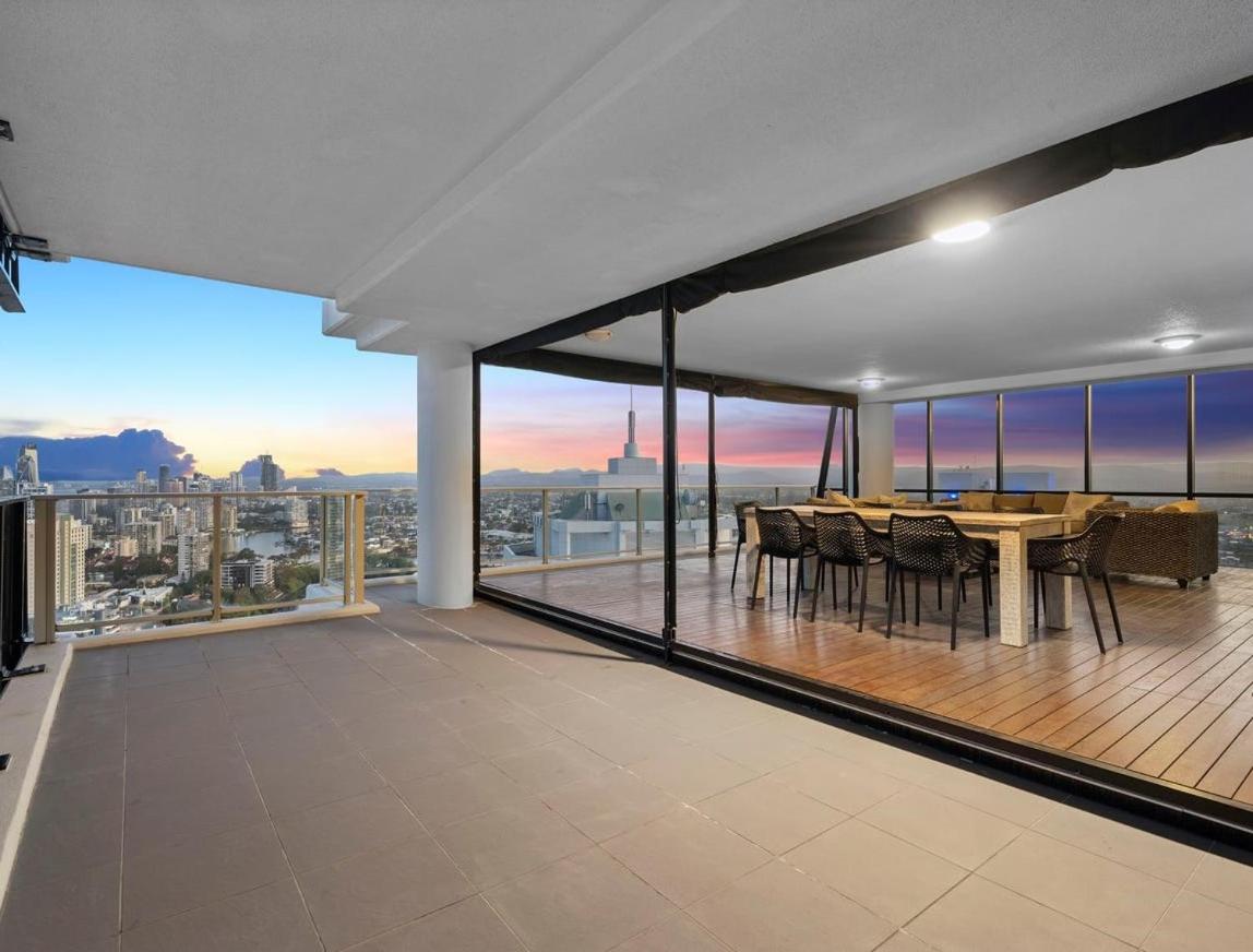 Circle on Cavill - Hosted by Coastal Letting Co.