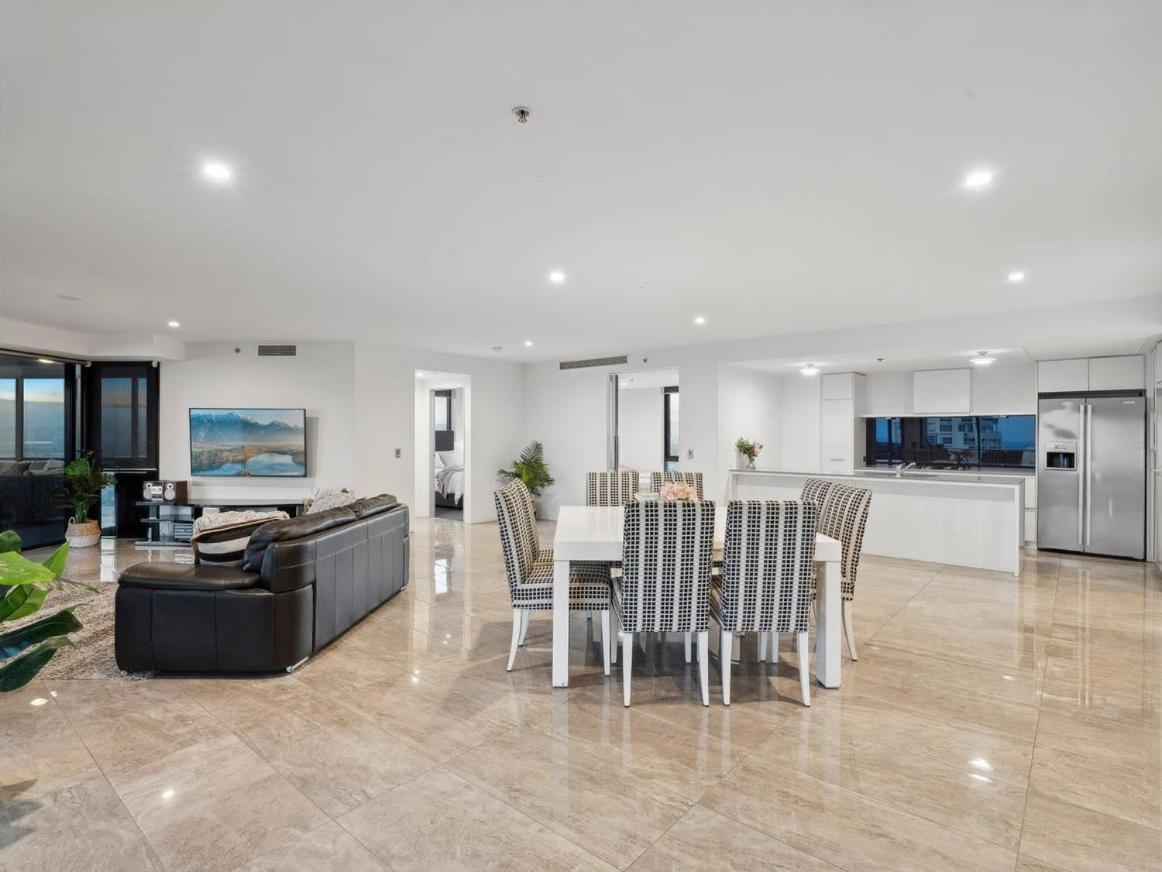 Circle on Cavill - Hosted by Coastal Letting Co.