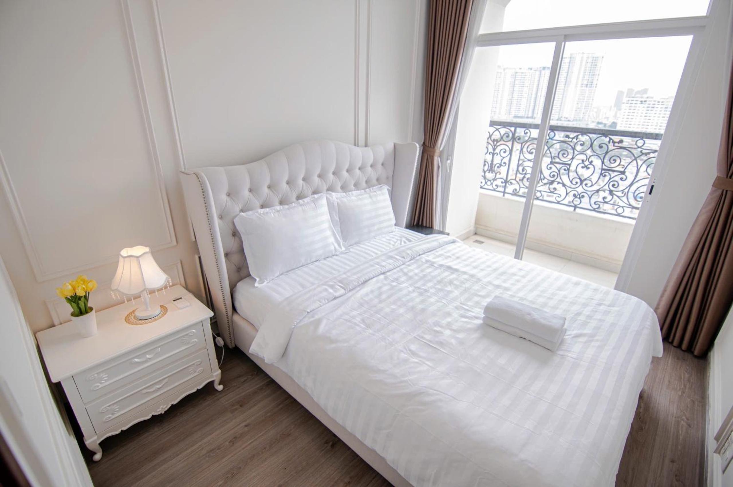 Spacious 4BR apat at Saigon Centre with pool, supermarket, view