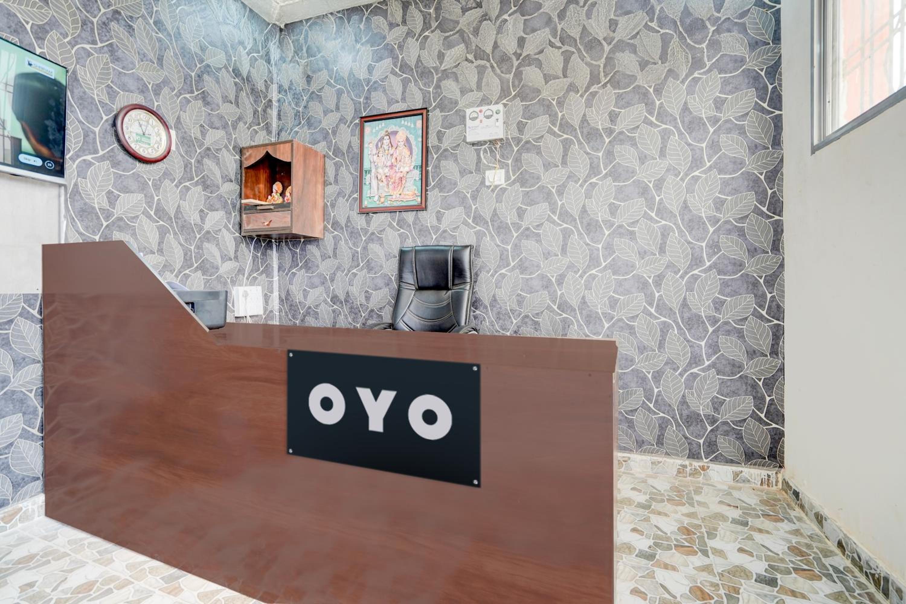 Lobby & Reception