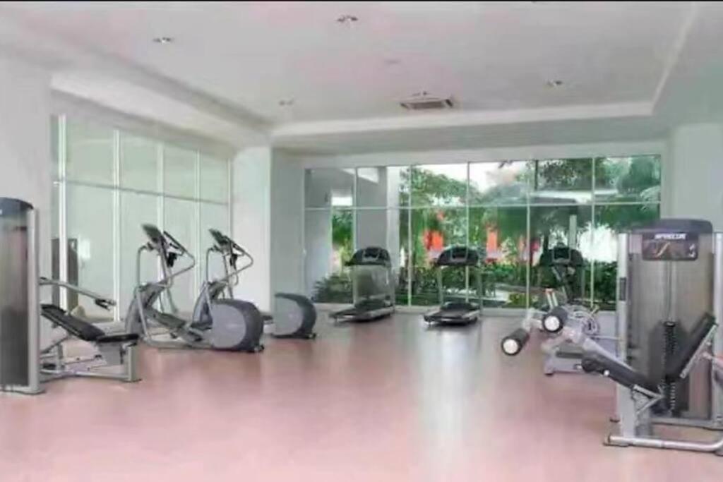 VR3 Sunway Velocity Spacious Apt中文房東