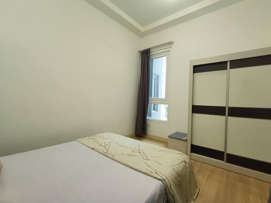VR3 Sunway Velocity Spacious Apt中文房東