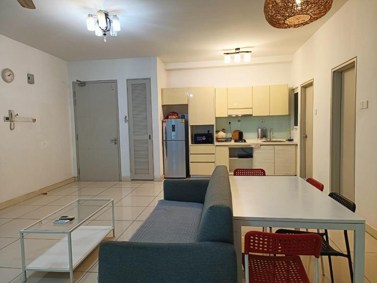 VR3 Sunway Velocity Spacious Apt中文房東