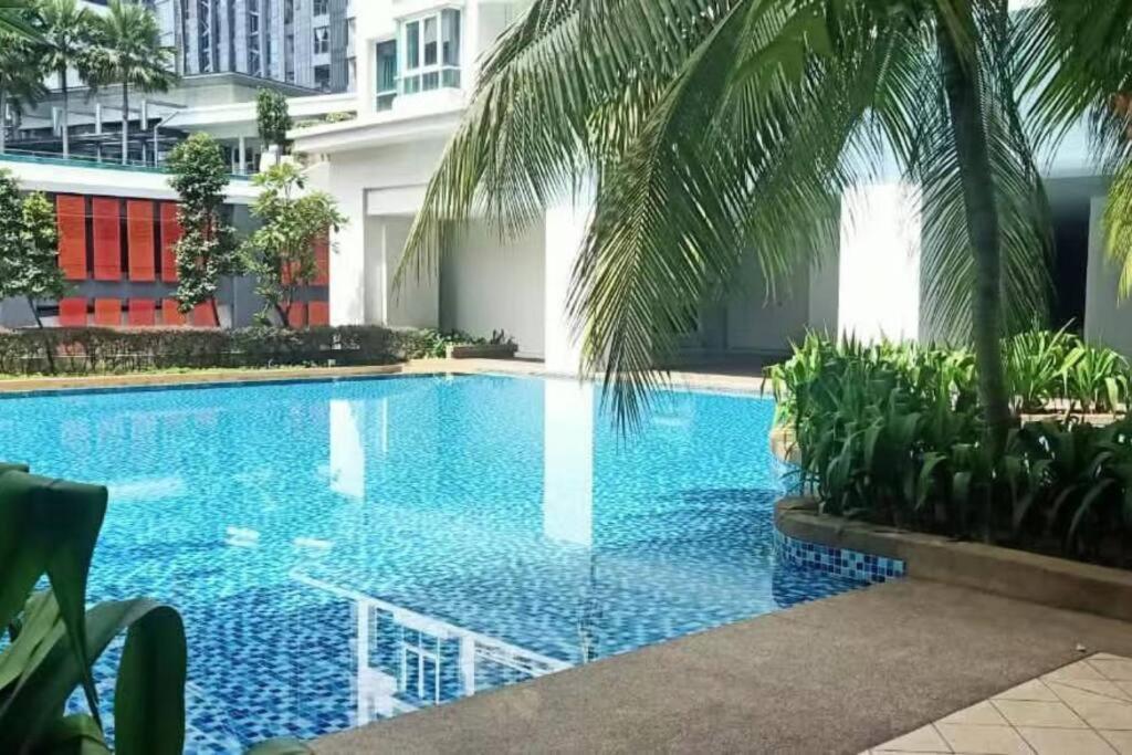 VR3 Sunway Velocity Spacious Apt中文房東