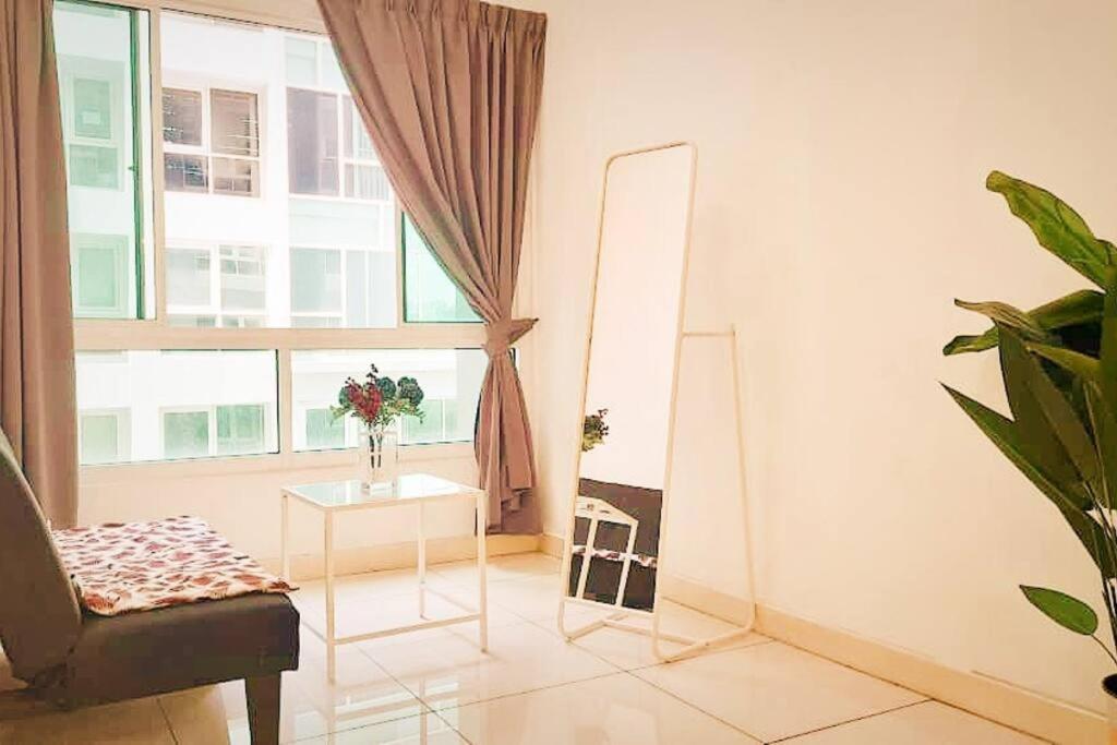VR3 Sunway Velocity Spacious Apt中文房東