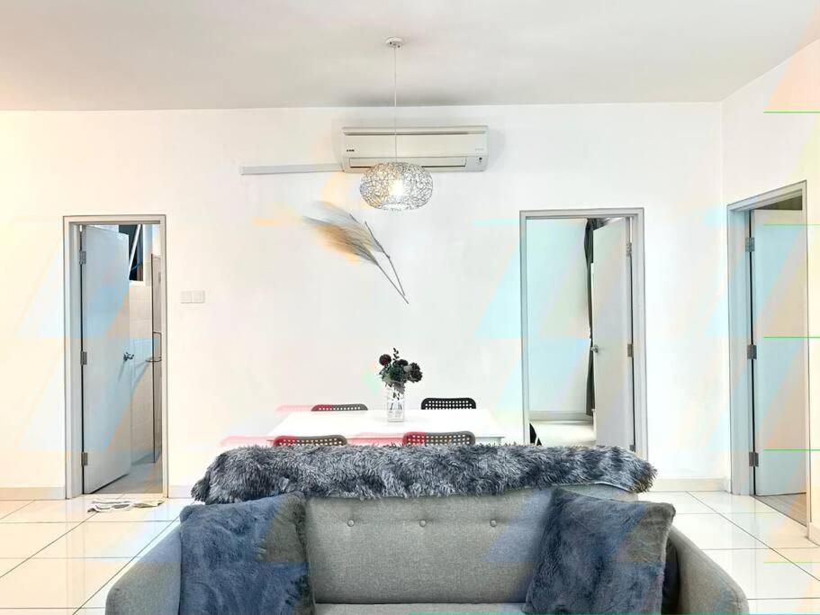 VR3 Sunway Velocity Spacious Apt中文房東