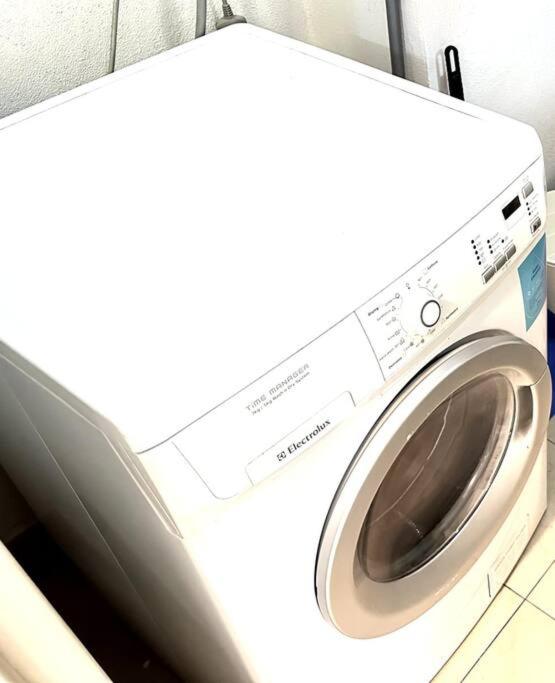 VR3 Sunway Velocity Spacious Apt中文房東