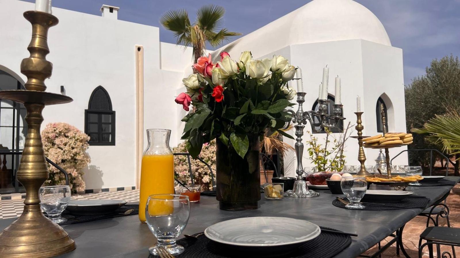 Villa Mauresque Jardin Luxuriant et Piscine Privée Marrakech view 4