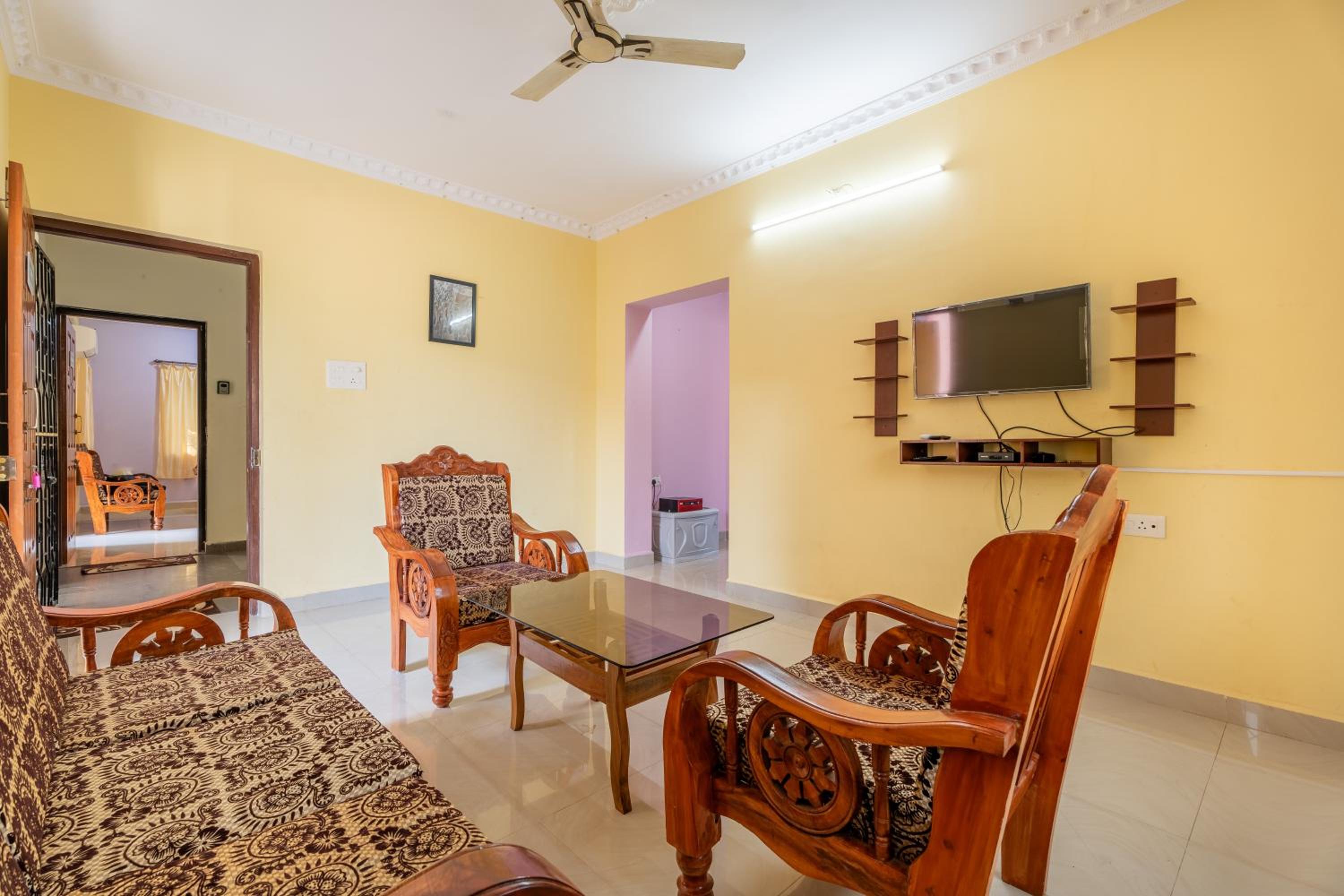 Gipsy Cove Apartments, Colva view 2