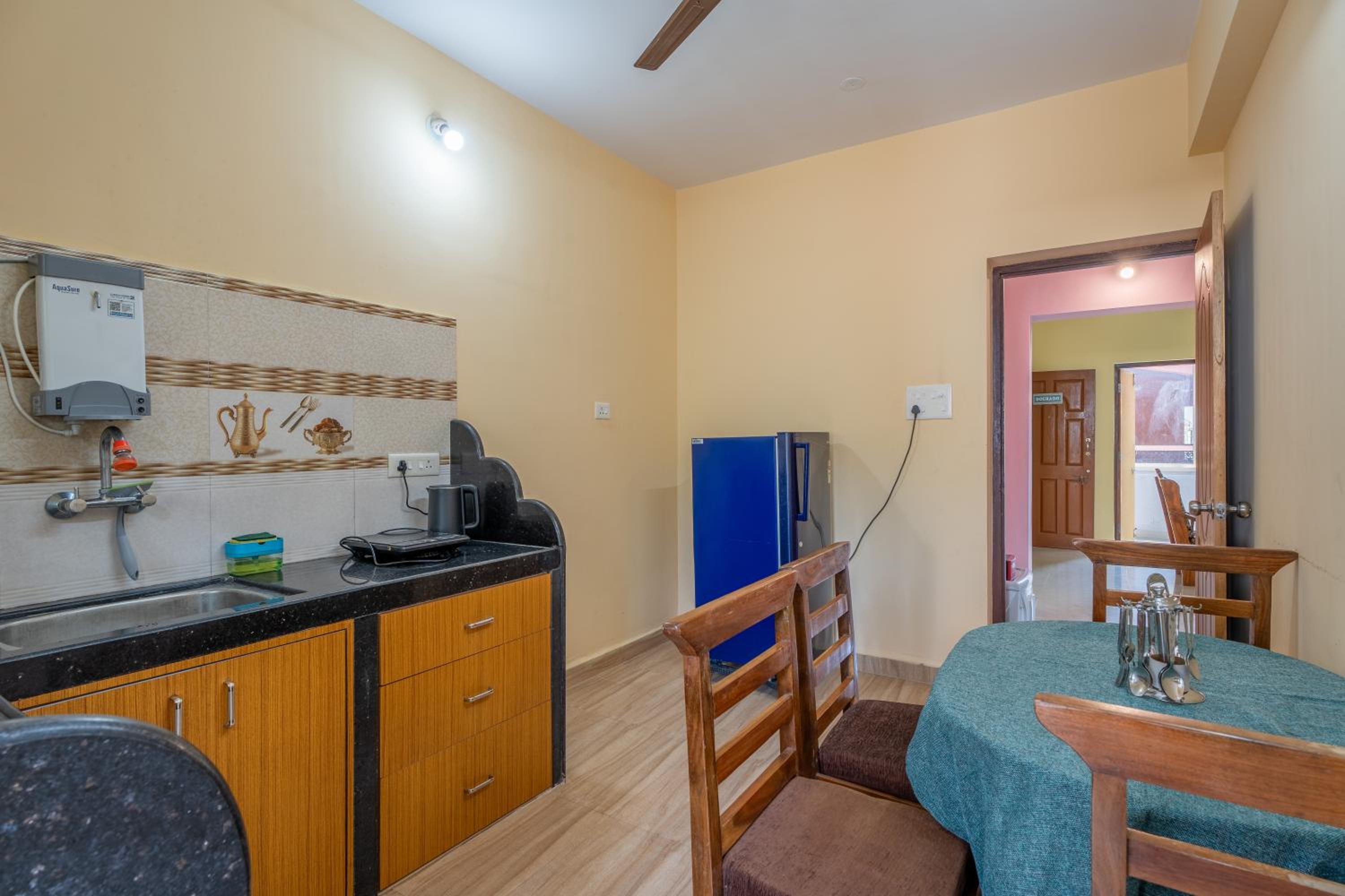 Gipsy Cove Apartments, Colva view 3