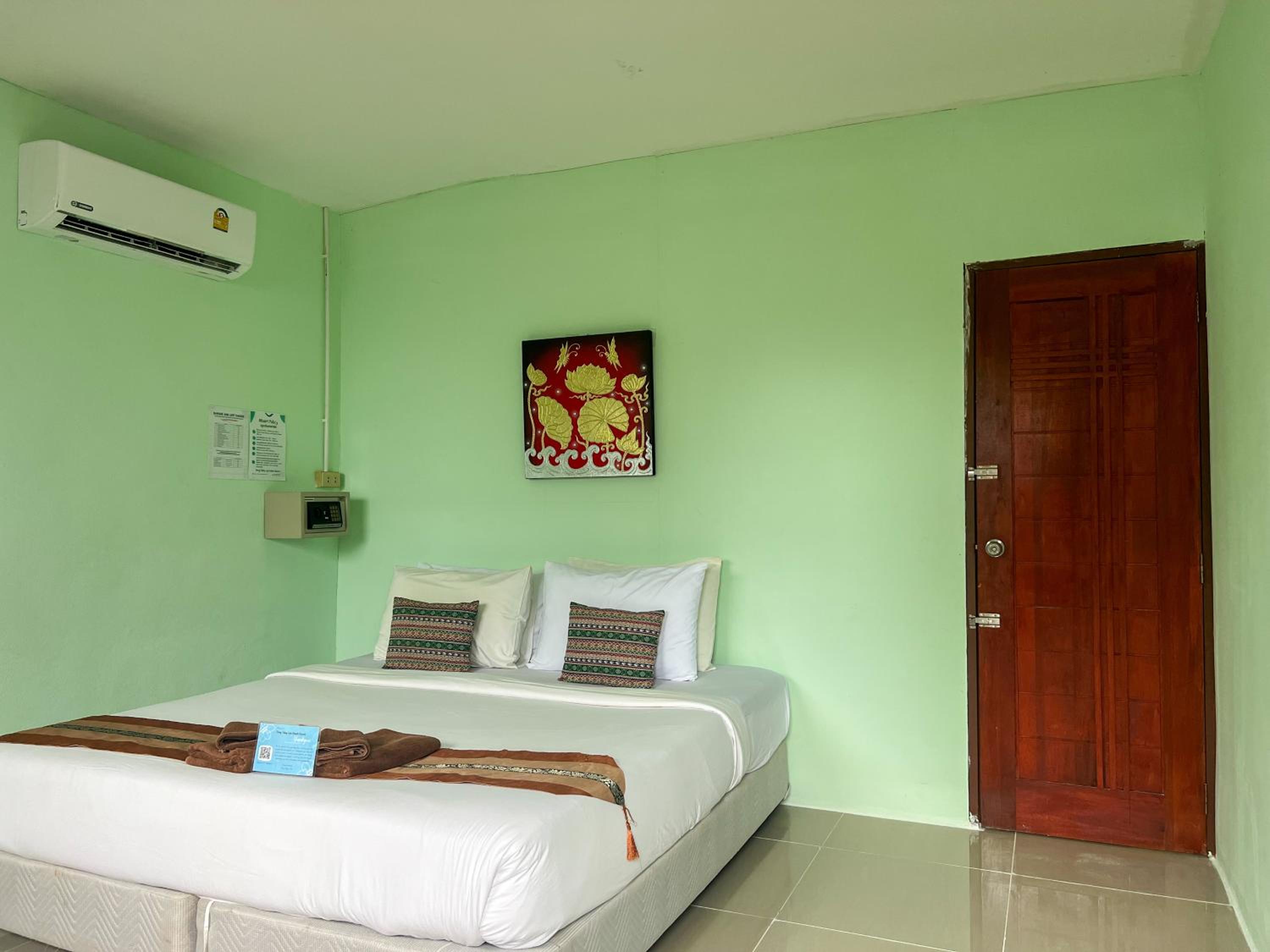 Dong Talay Lipe Beach Resort