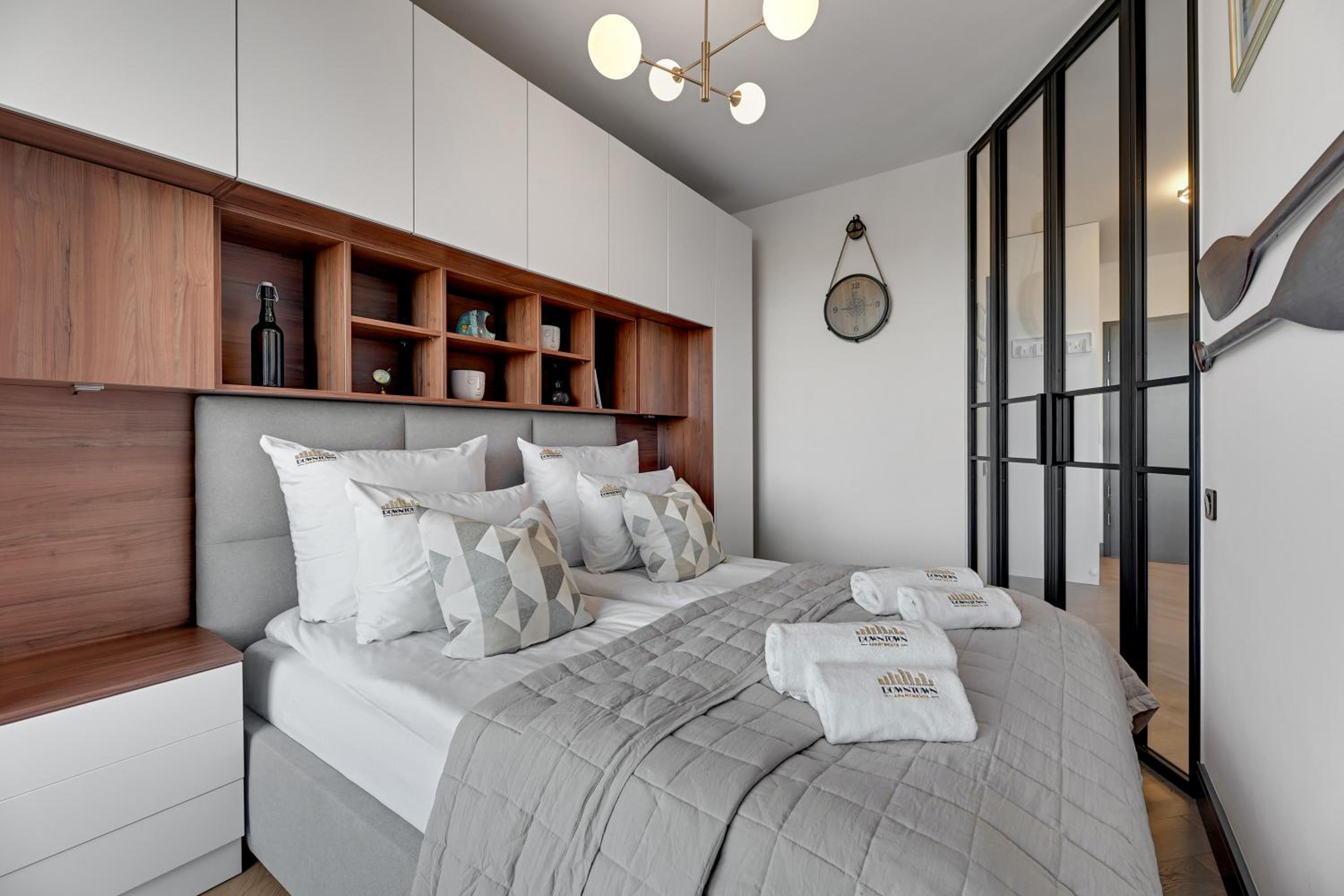 Chlebova - Riverside View Terrace, Free Parking, Gym & Kidsplay by Downtown Apartments