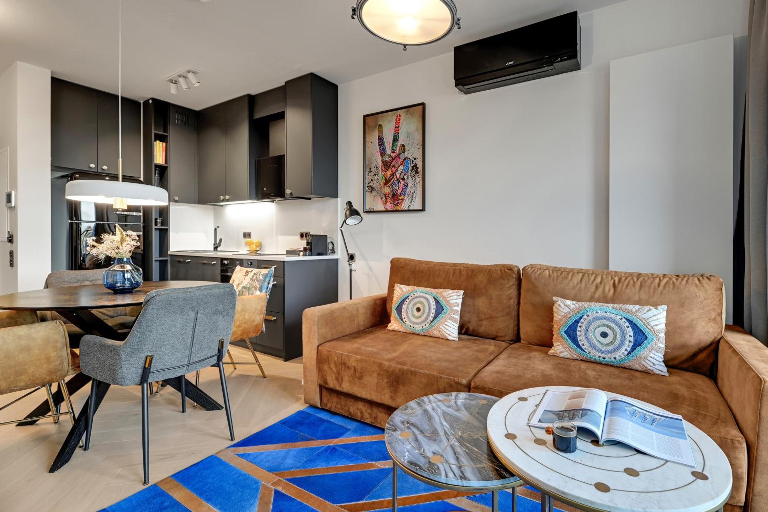 Chlebova - Riverside View Terrace, Free Parking, Gym & Kidsplay by Downtown Apartments