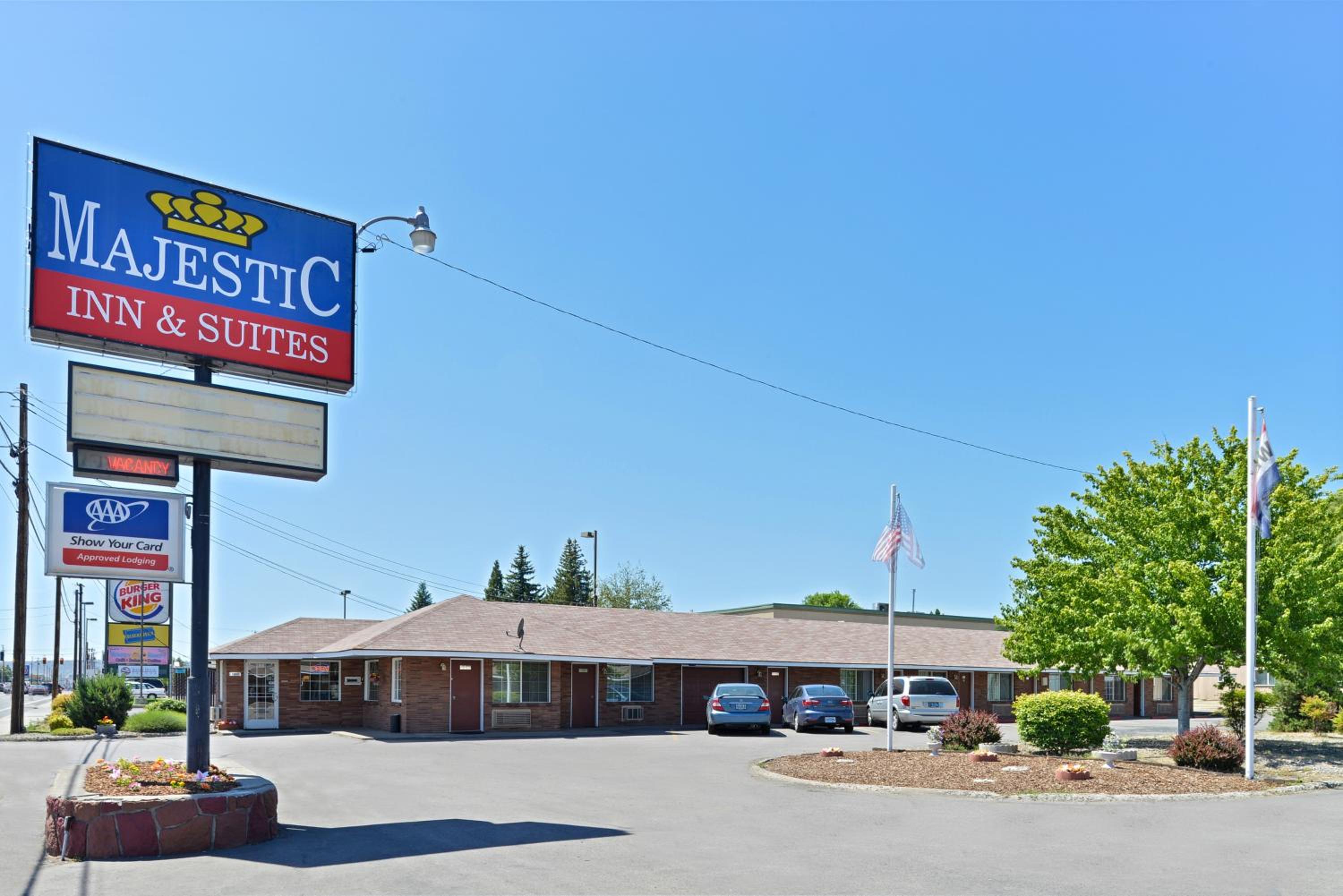 Klamath Falls Vacations - Majestic Inn  Suites - Property Image 16