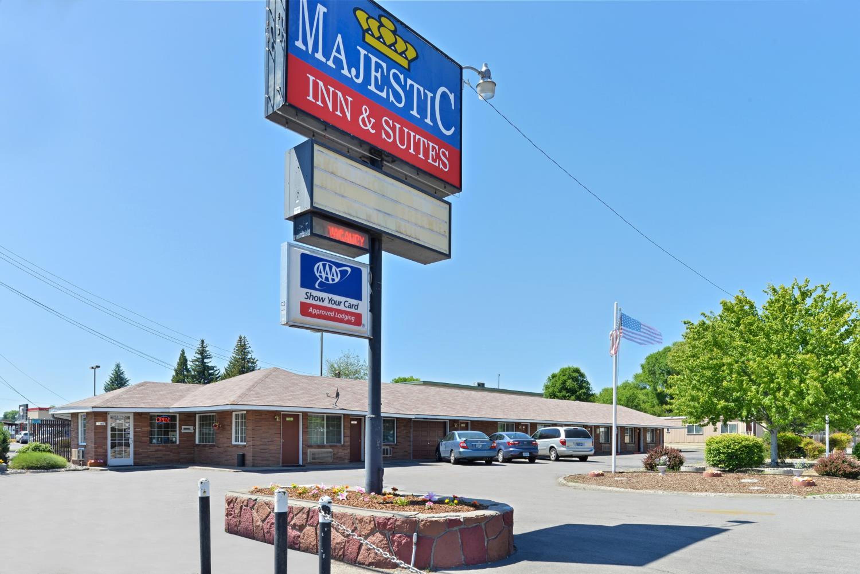 Klamath Falls Vacations - Majestic Inn  Suites - Property Image 19