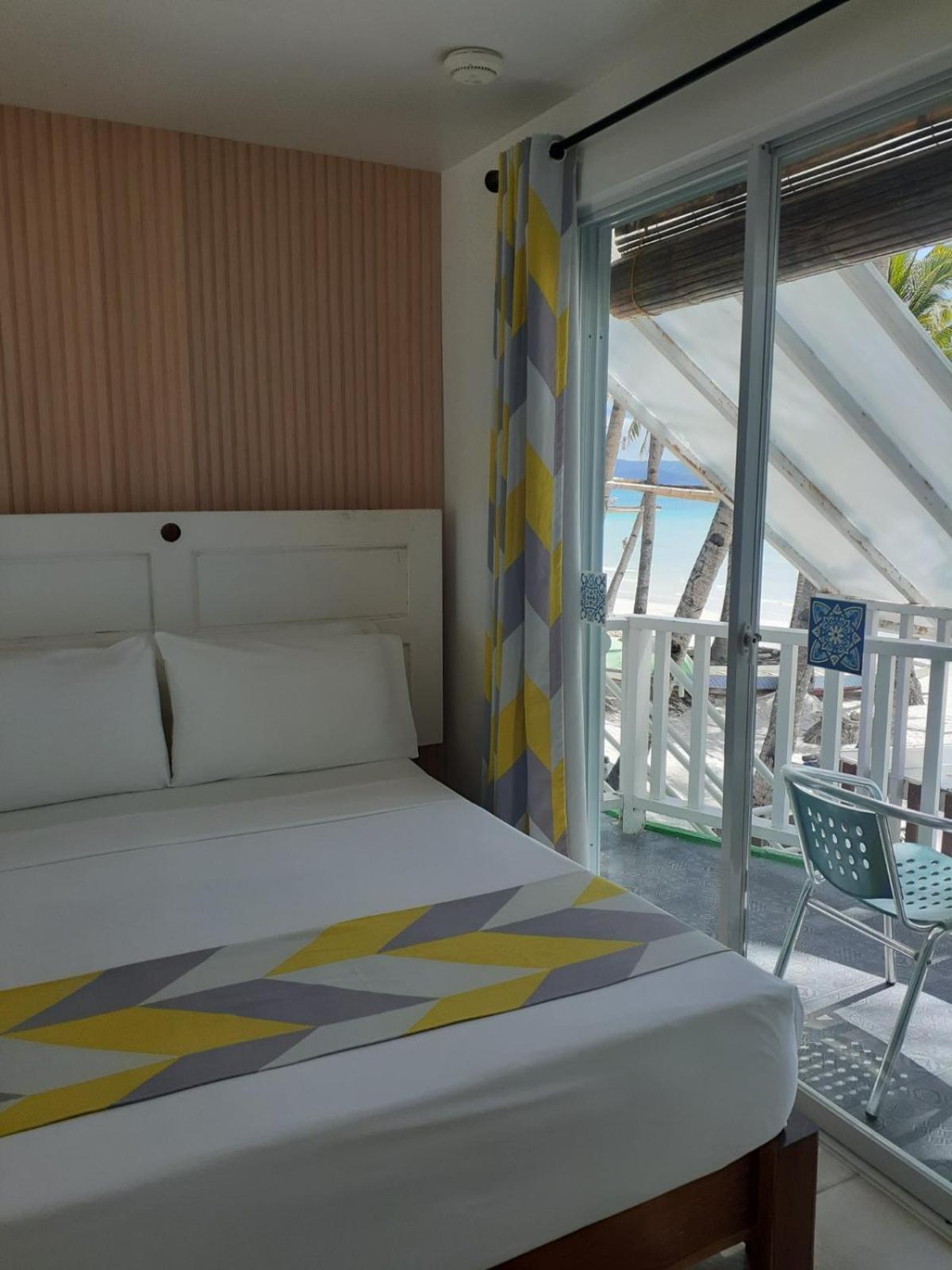 Bluewaves Beach House, Boracay - 10