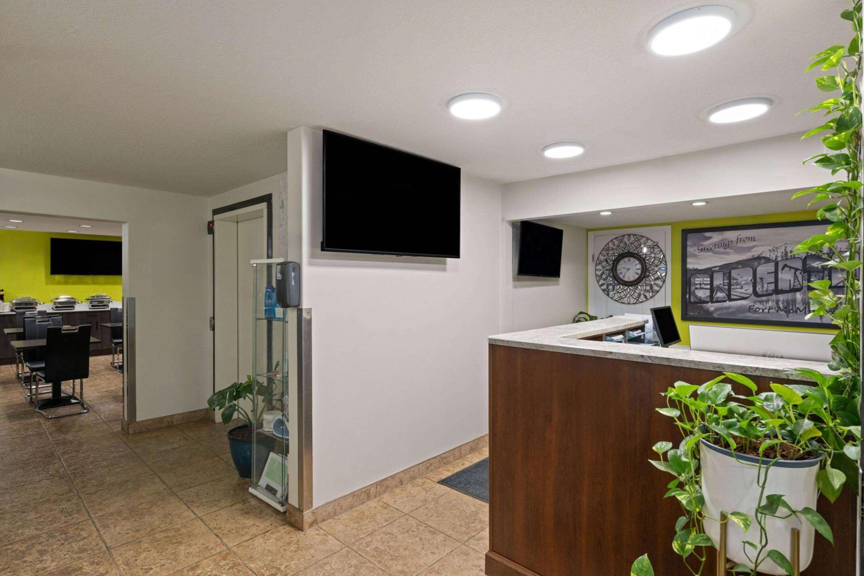 Super 8 by Wyndham Fort McMurray