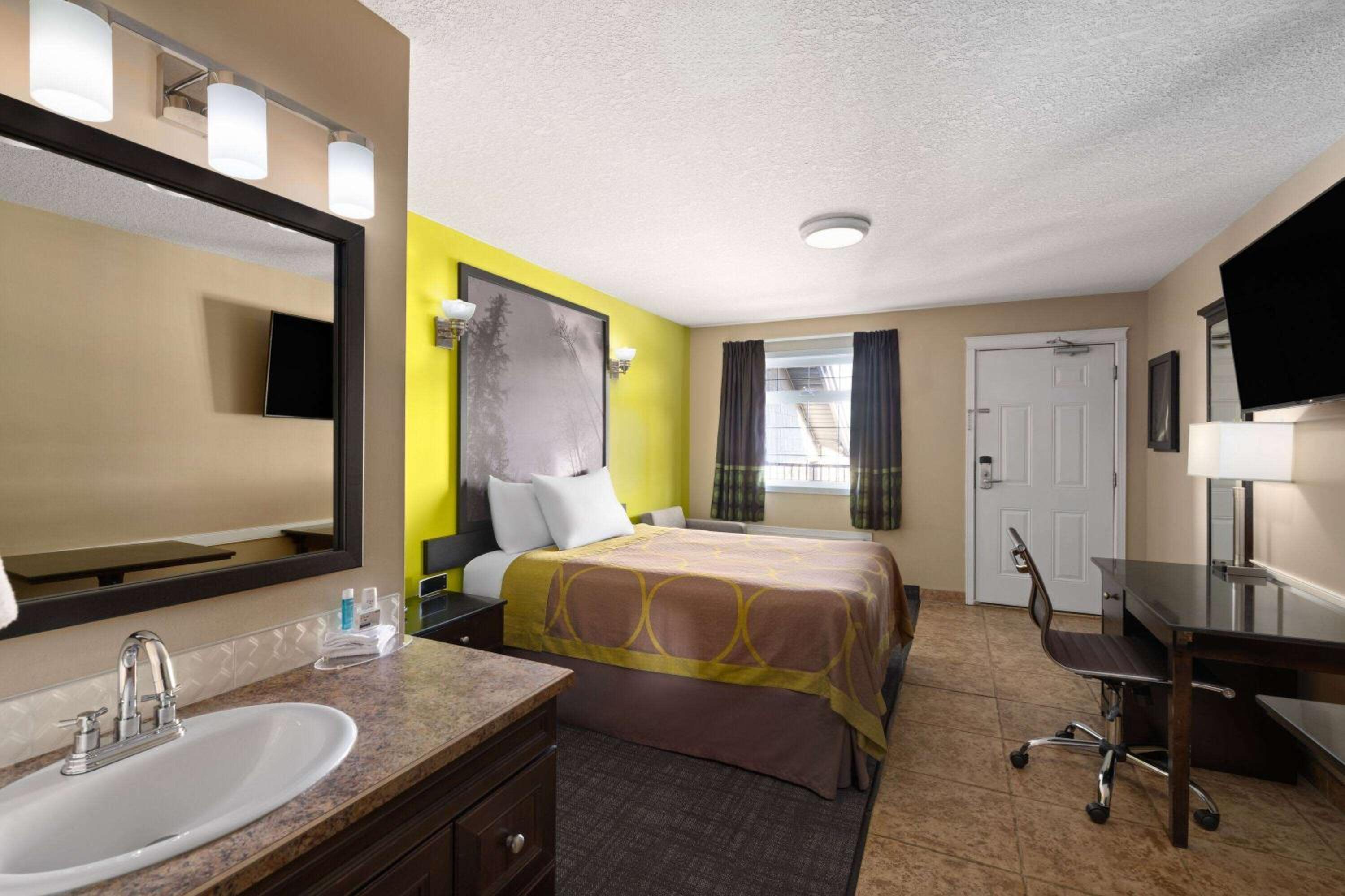 Super 8 by Wyndham Fort McMurray