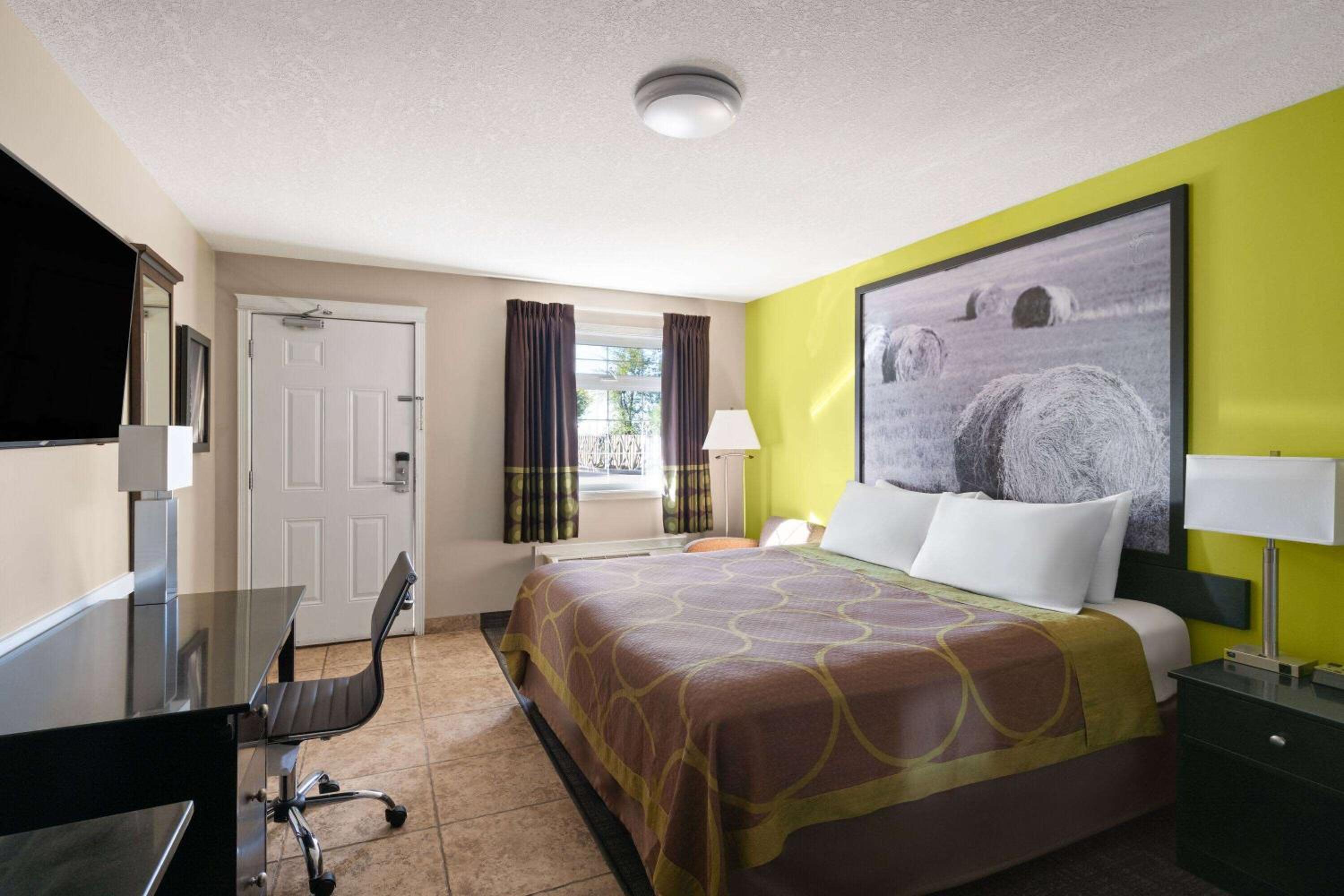 Super 8 by Wyndham Fort McMurray