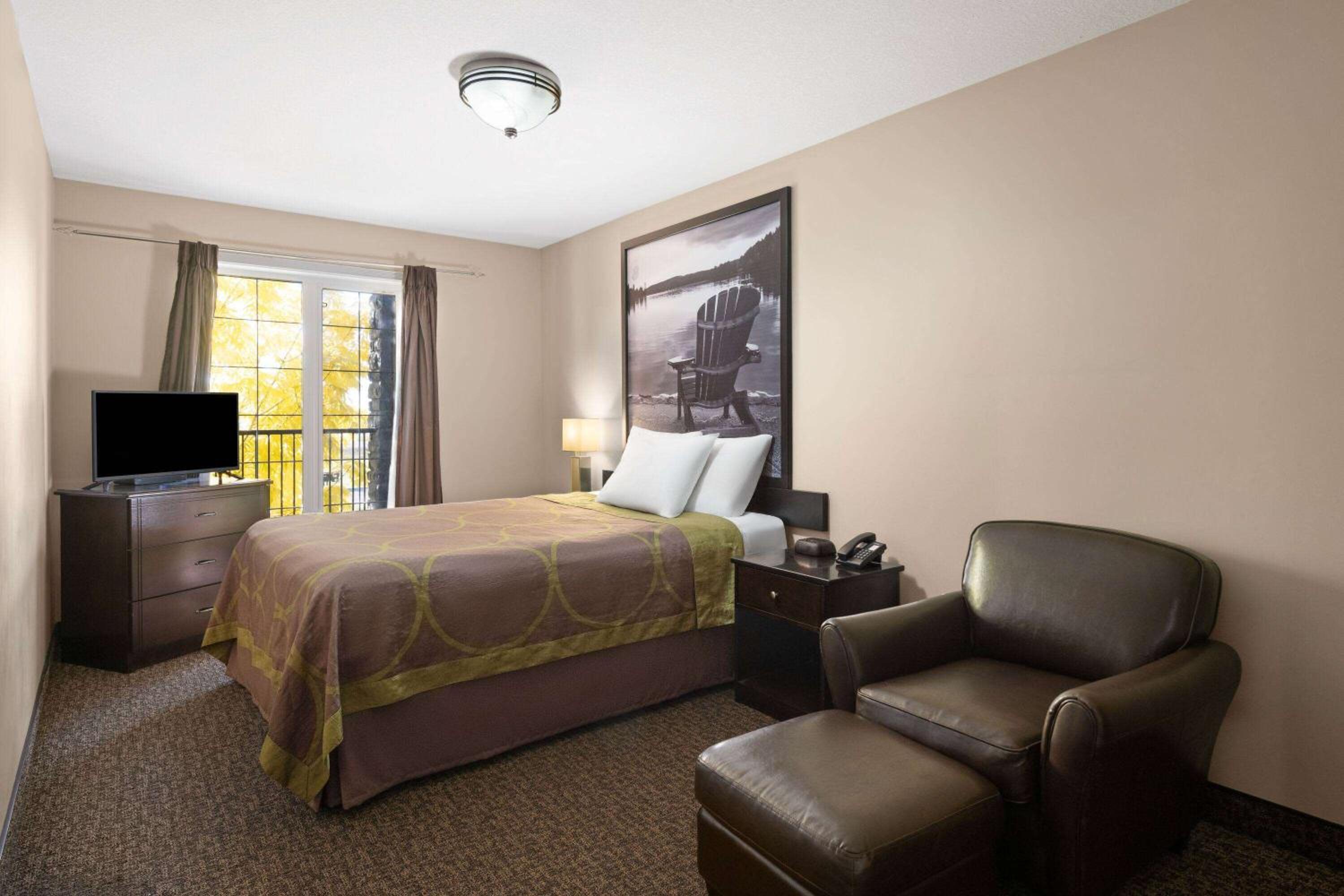 Super 8 by Wyndham Fort McMurray