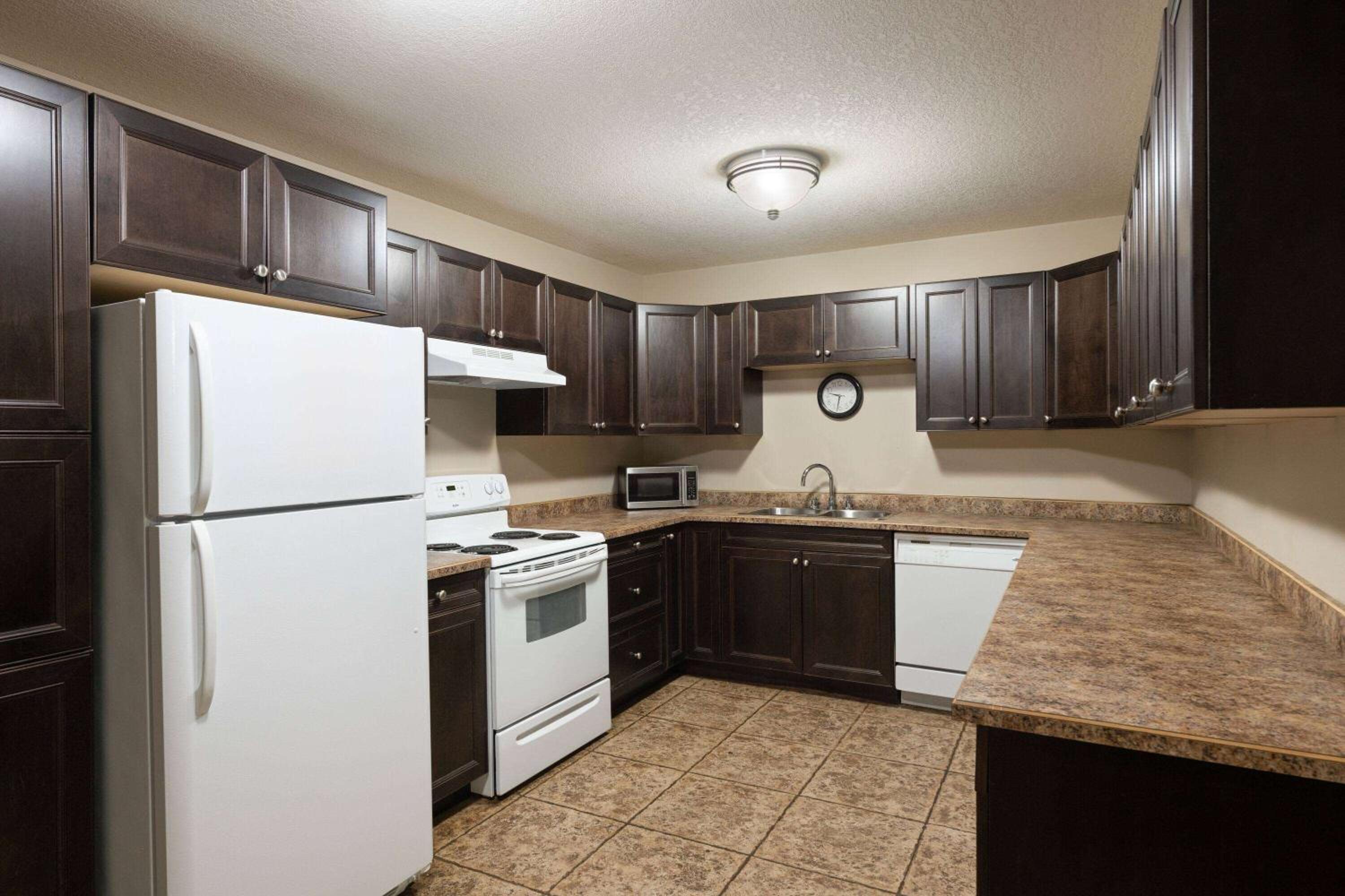 Fort Mcmurray Vacations - Super 8 by Wyndham Fort McMurray - Property Image 11