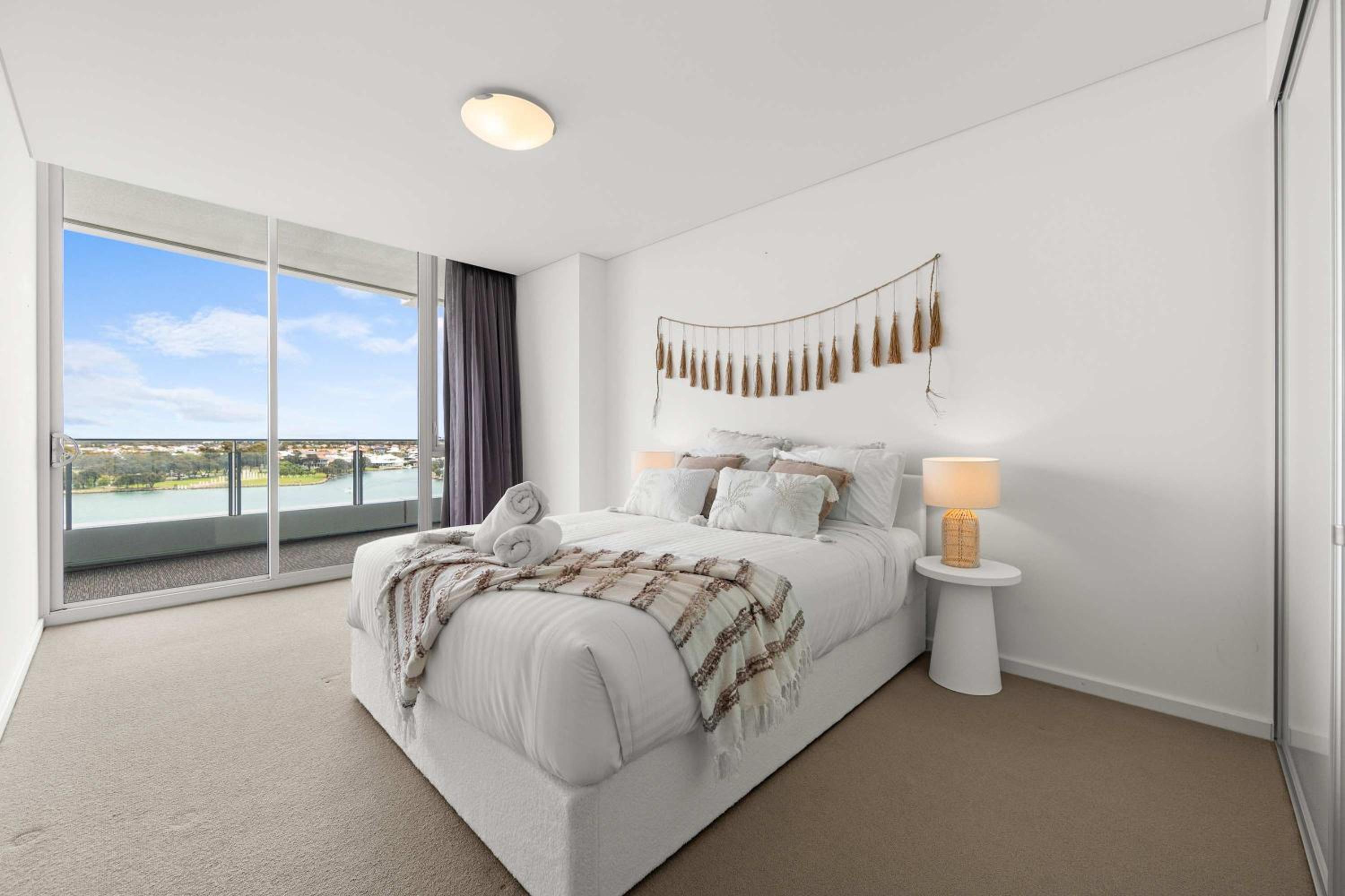 Breathtaking Waterfront Apartment in Mandurah