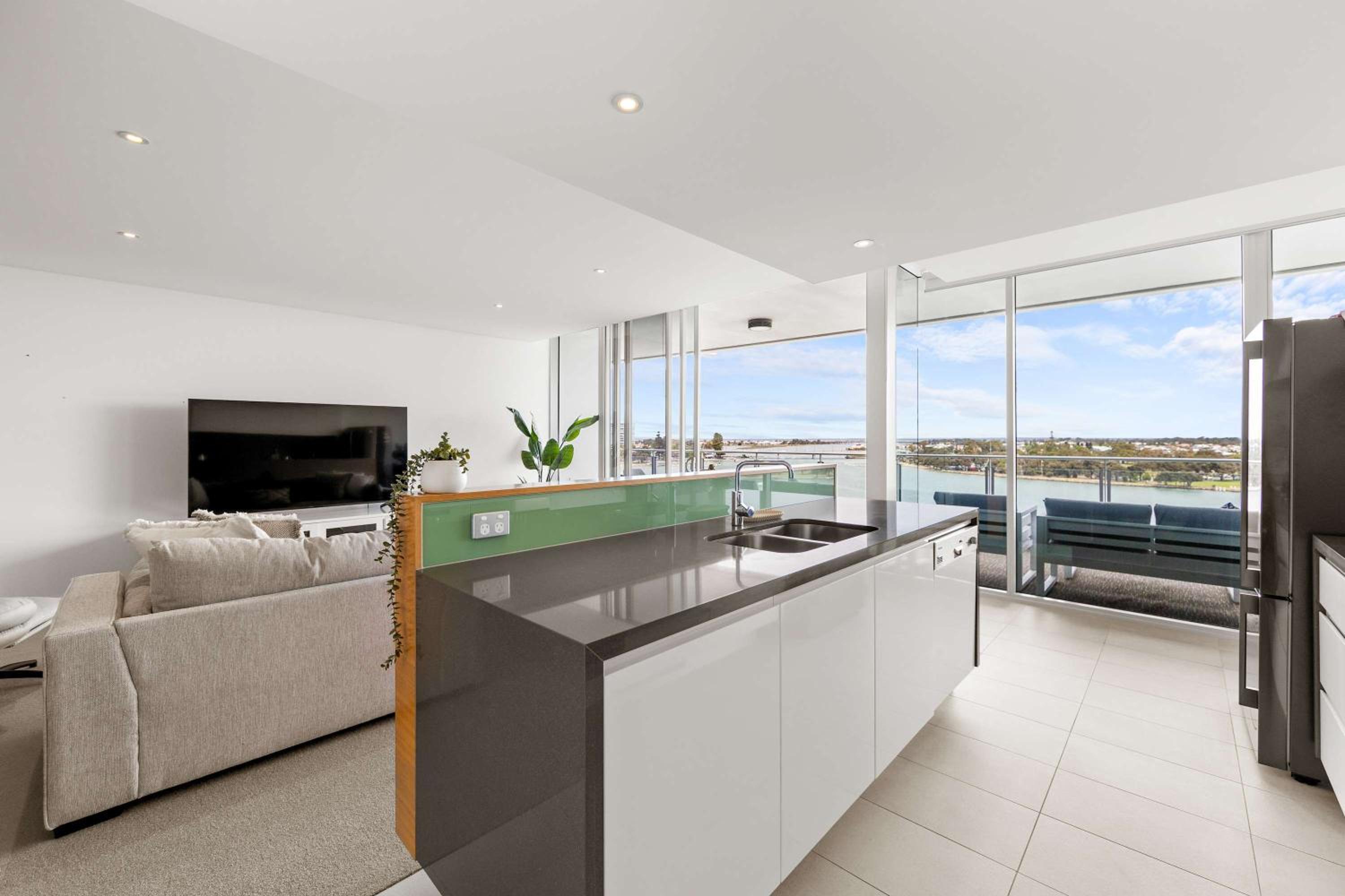 Breathtaking Waterfront Apartment in Mandurah