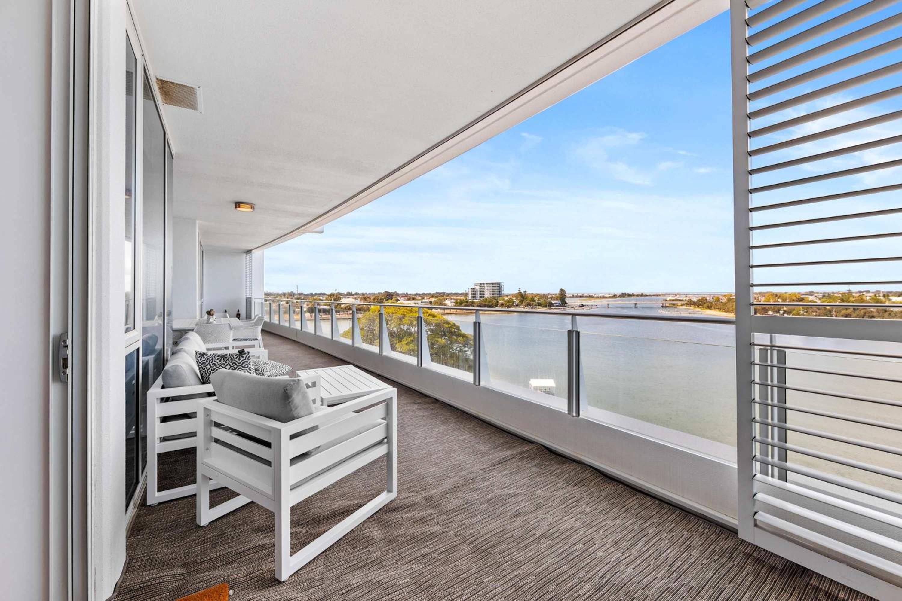 Breathtaking Waterfront Apartment in Mandurah