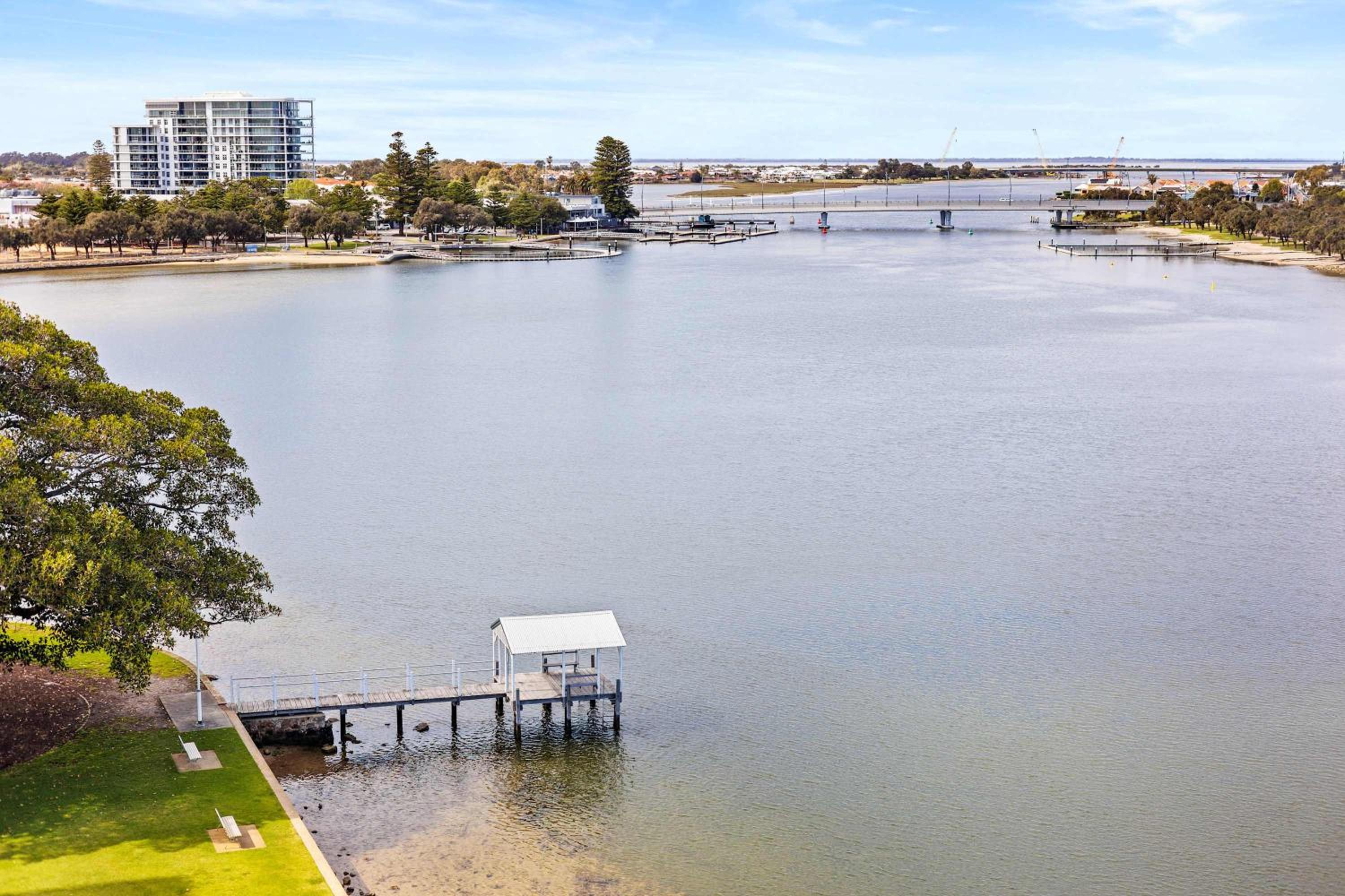 Breathtaking Waterfront Apartment in Mandurah