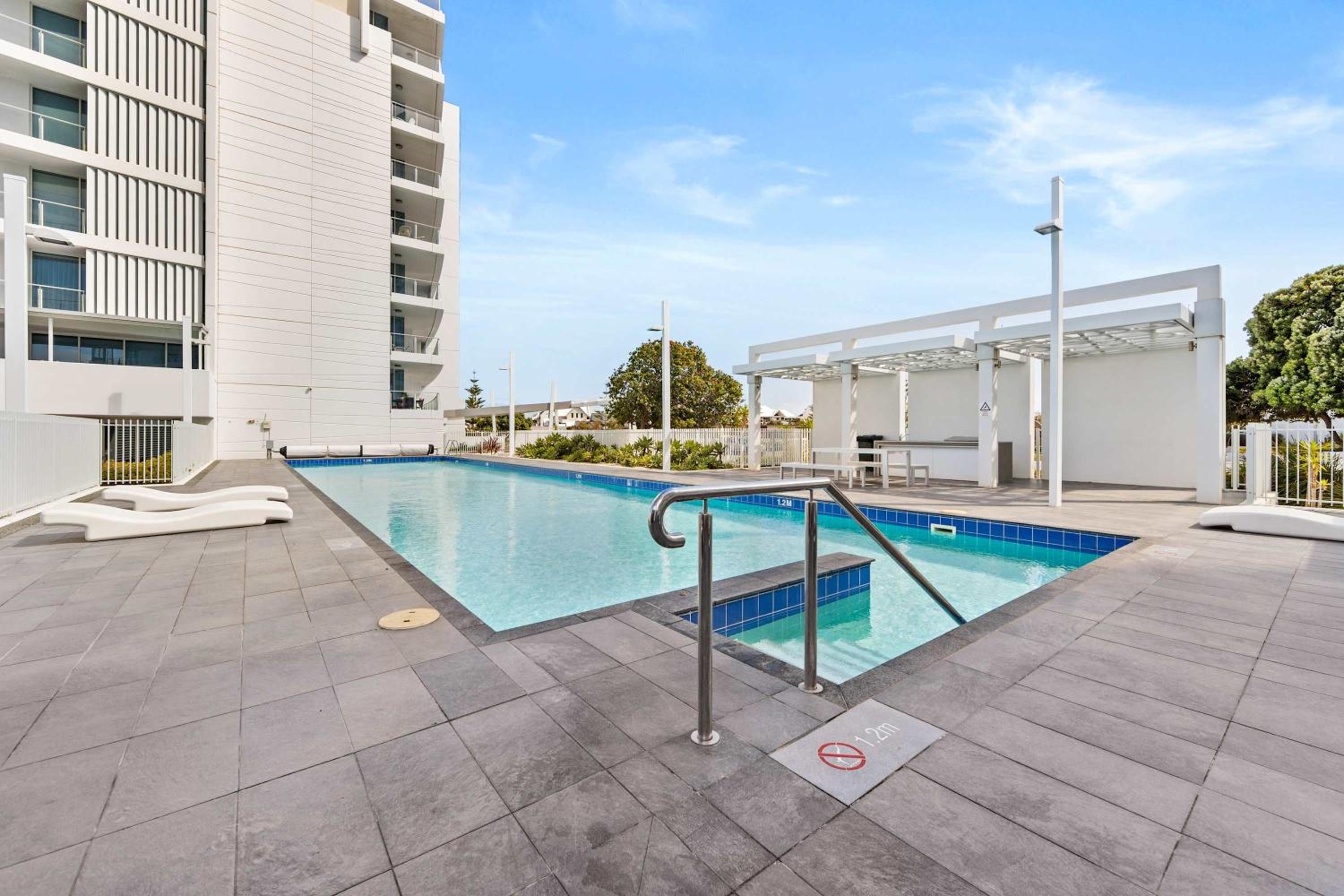 Breathtaking Waterfront Apartment in Mandurah