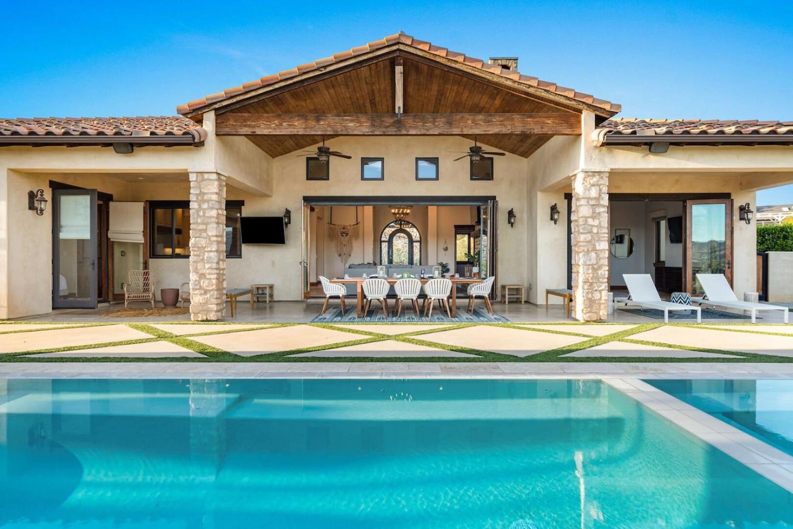 Via de la Sky Ranch - Sprawling Tuscan Villa in Wine Country view 3