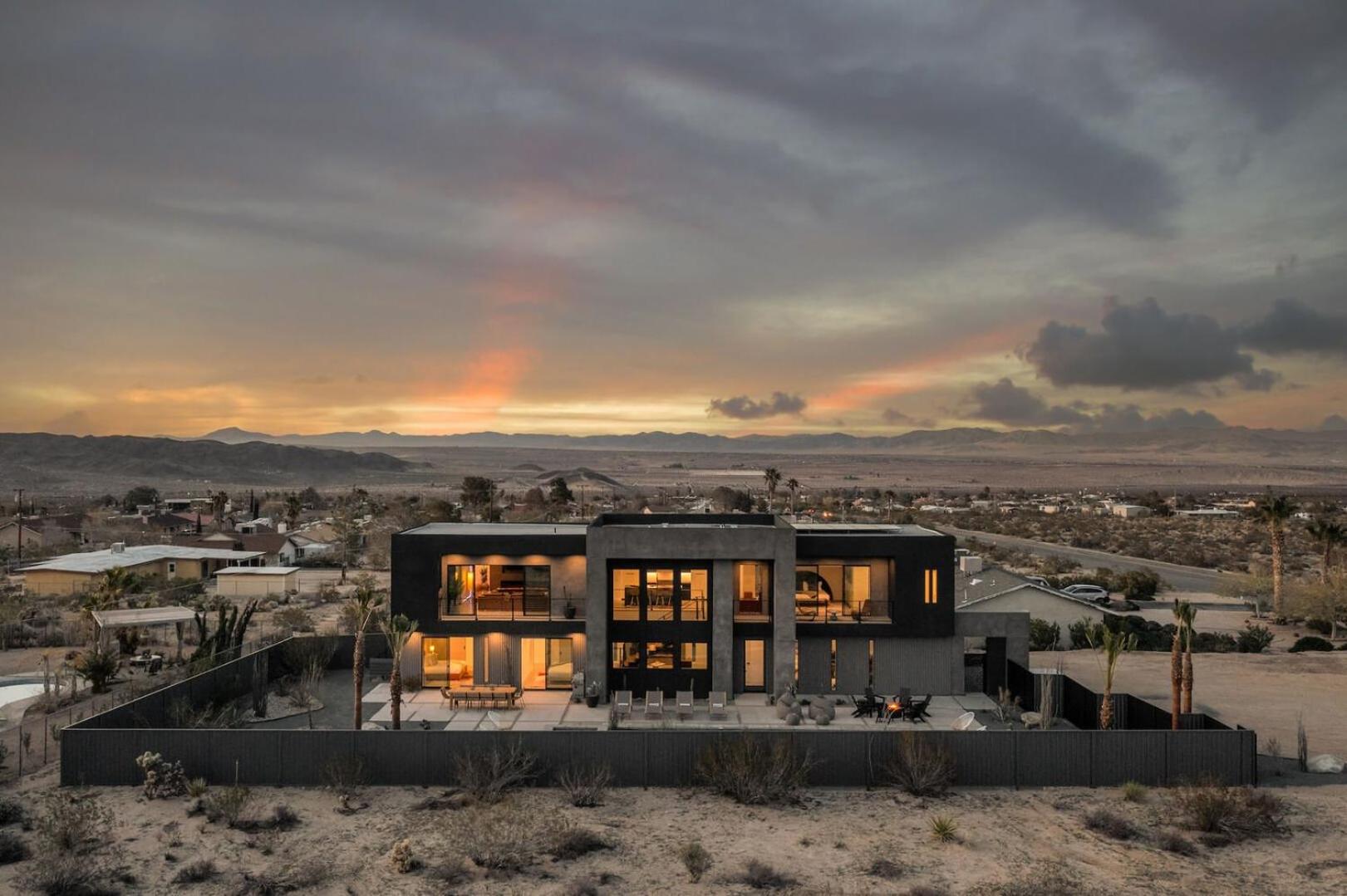 Sundance Cove by Fieldtrip - Modernist Masterpiece Next to National Park Camp Entrance