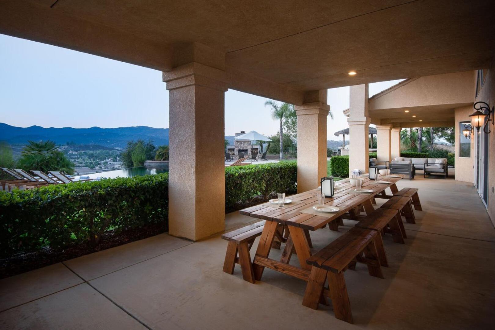Vineyard View by Fieldtrip 8 Bd with Infinity Pool Hot Tub Games