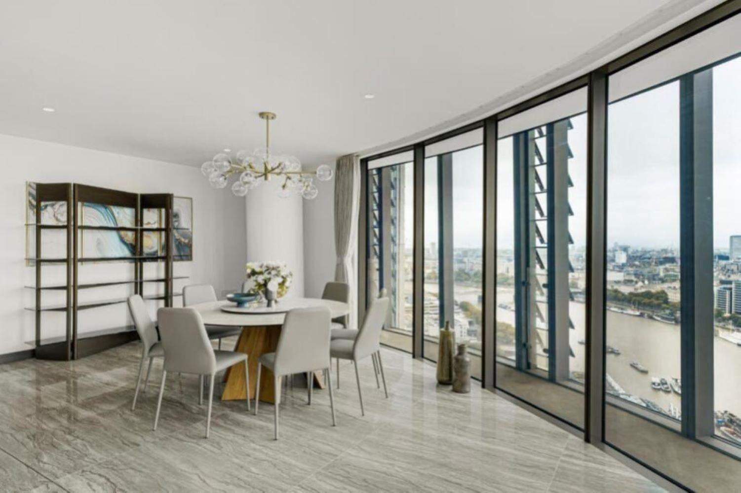 Spectacular Views Across London Skyline Luxury Flat Sleeps 8 view 4