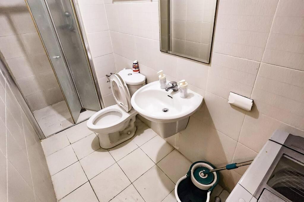 Homey 2br Apt 5 in Makati City