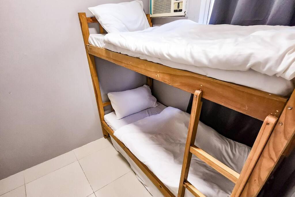 Homey 2br Apt 5 in Makati City