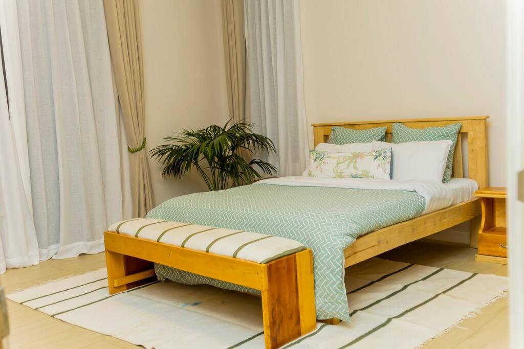 Greenleaf Town House